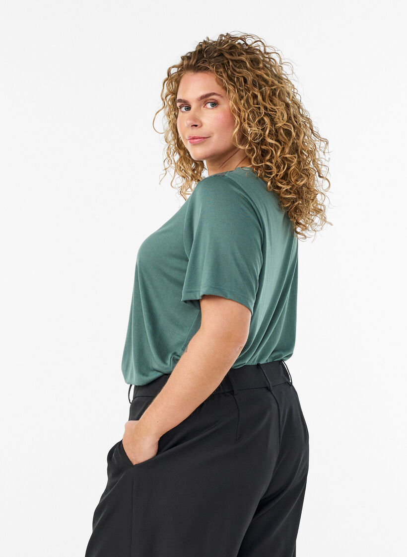 Bluzka z koronkowa wstawka i bufiastymi rekawami, Zielony, Model image number 2