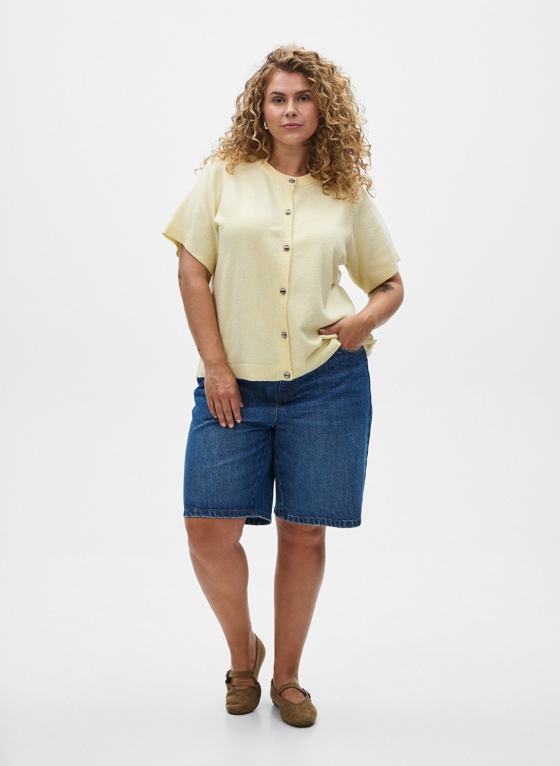 Zizzi Dzianinowy kardigan z kr&oacute;tkim rekawem, Ż&oacute;łty, Model image number 1