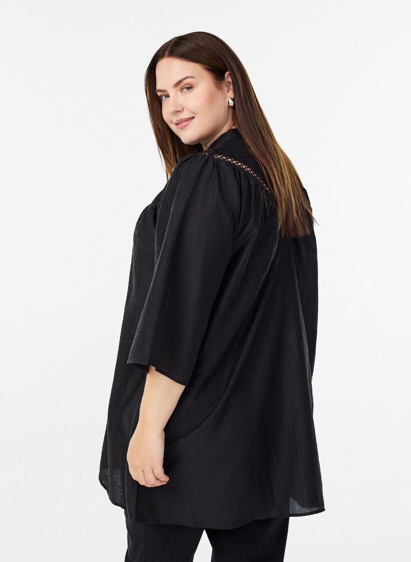 Tunika z koronkowymi wstawkami i prazkowana faktura, Czarne, Model image number 2