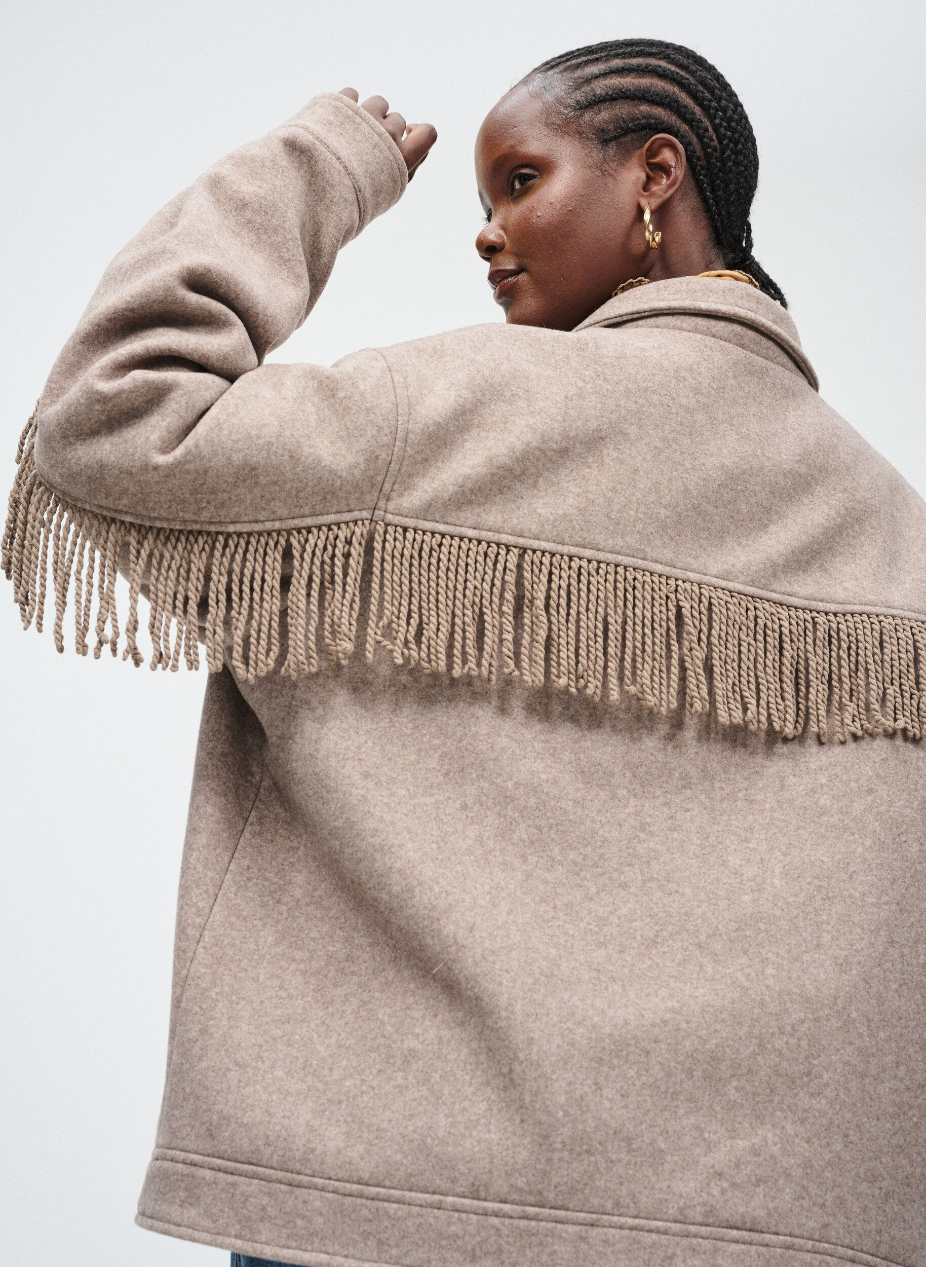 Zizzi Kr&oacute;tka kurtka koszulowa z fredzlami, Beżowy, Image image number 0