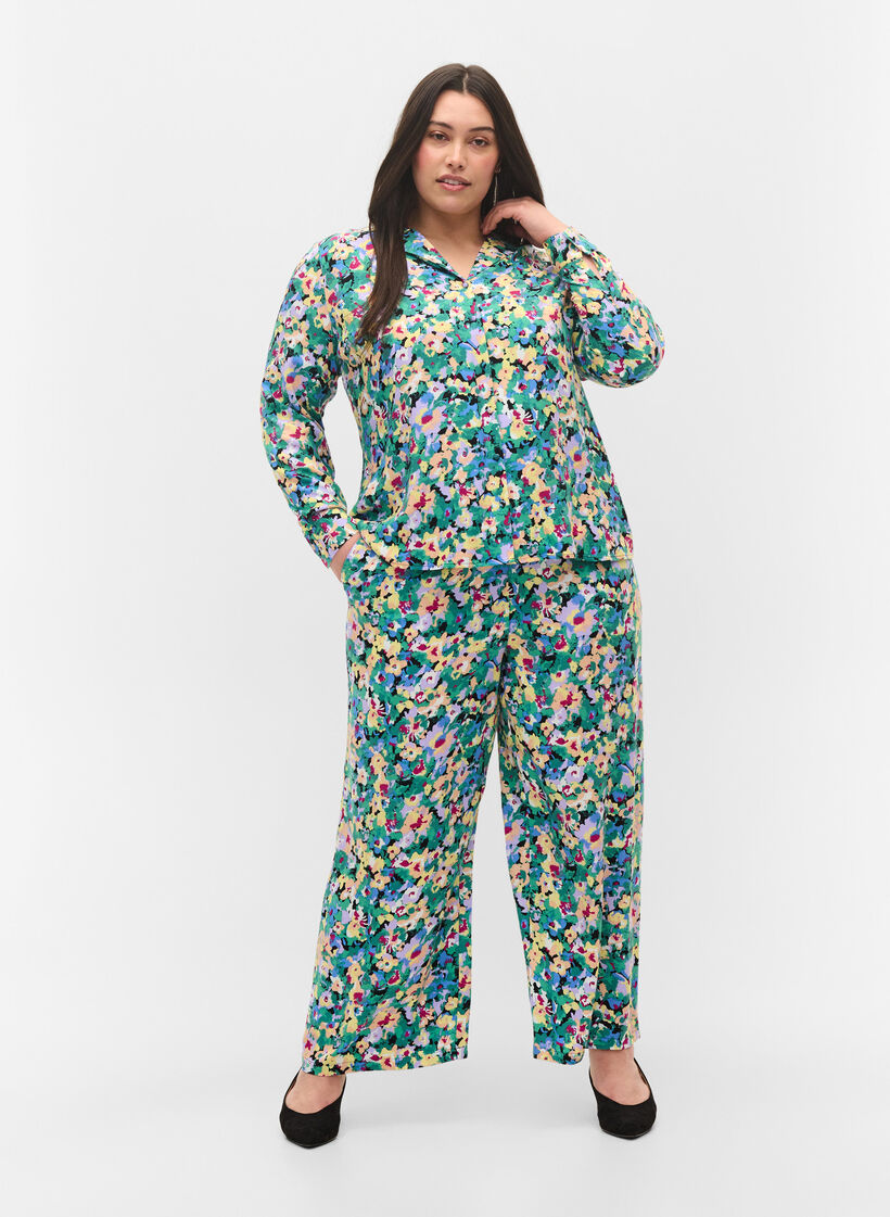 Loose printed viscose trousers, Multi AOP, Model image number 0