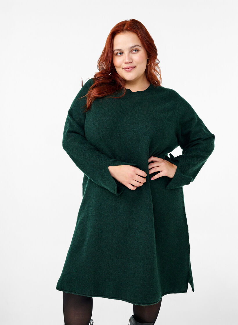 Dzianinowa sukienka z okraglym dekoltem i rozcieciem, Scarab Mel., Model image number 0