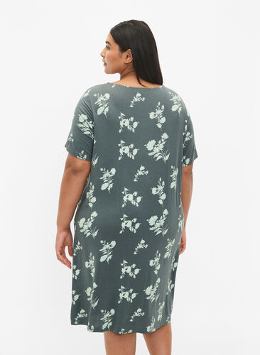 Koszula nocna z wiskozy z krótkim rekawem i nadrukiem, Balsam Green AOP, Model image number 1