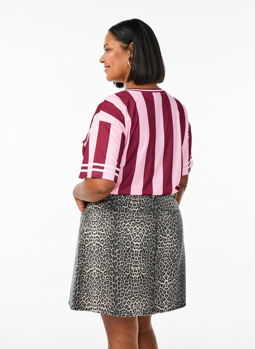 Kr&oacute;tka dzinsowa sp&oacute;dnica w panterke o linii A, Brązowy, Model image number 2