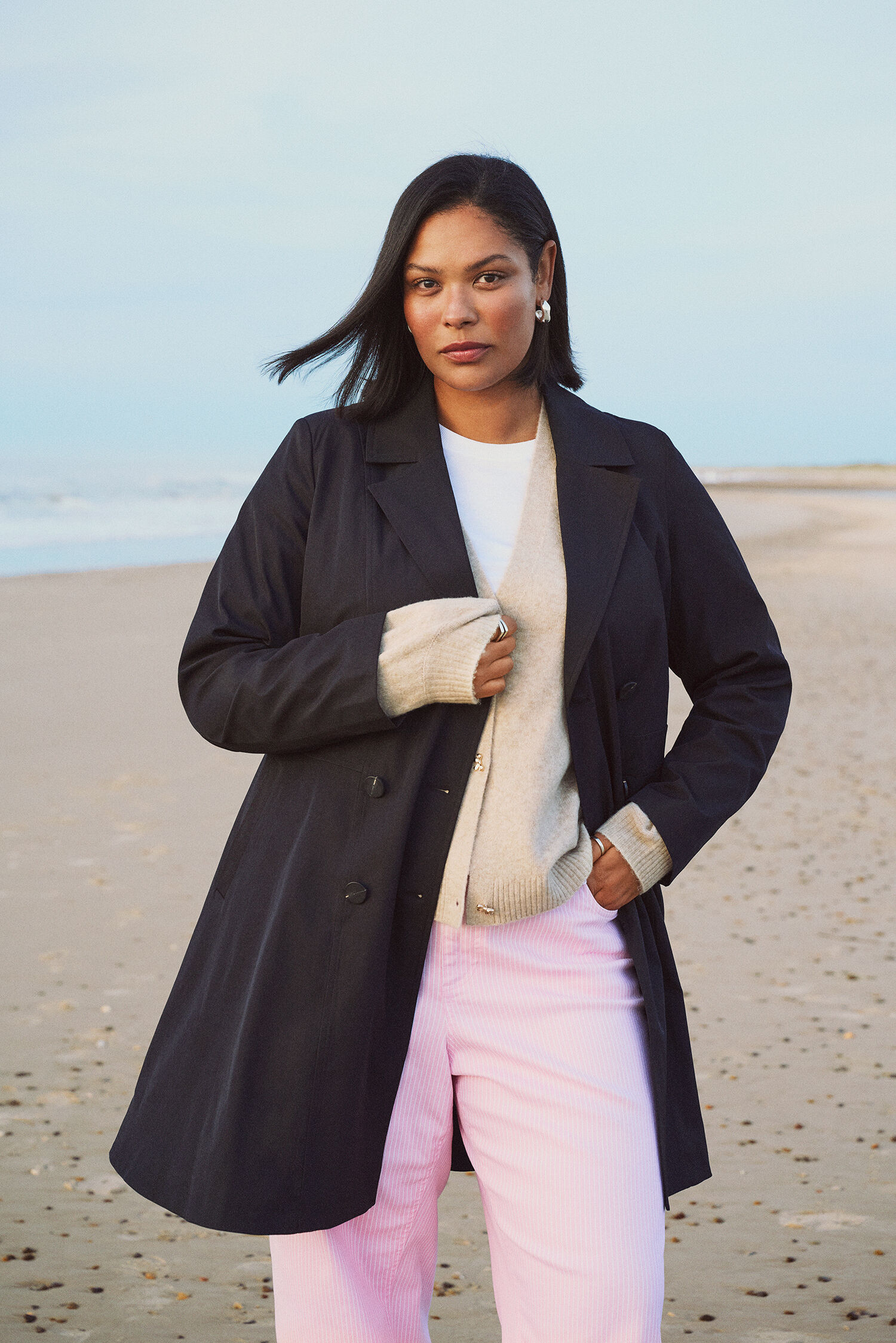 Zizzi Czarny trencz, , Model