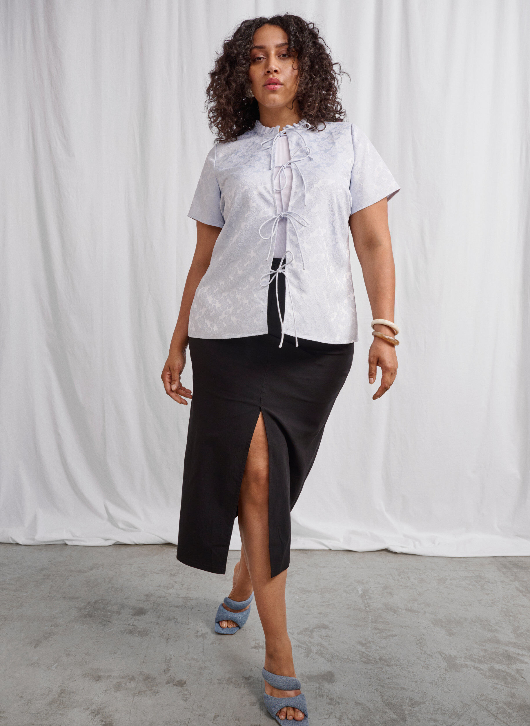 Zizzi Dluga sp&oacute;dnica z rozcieciem z przodu, Czarne, Image image number 0