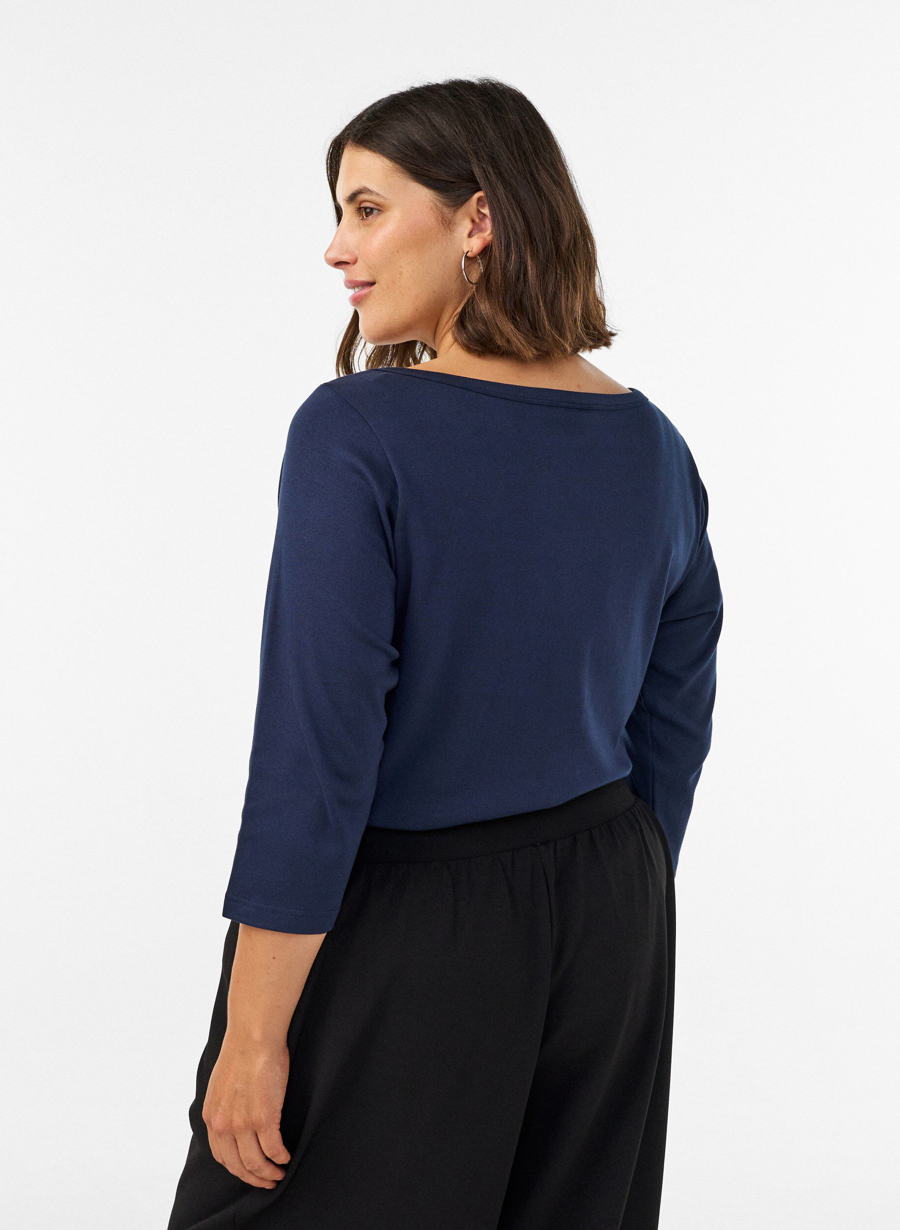 ZizziBasicowy T-shirt z dekoltem w l&oacute;dke i rekawami 3/4, Niebieskie, Model image number 2