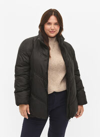 Krótka pikowana kurtka zimowa z kieszeniami, Black, Model
