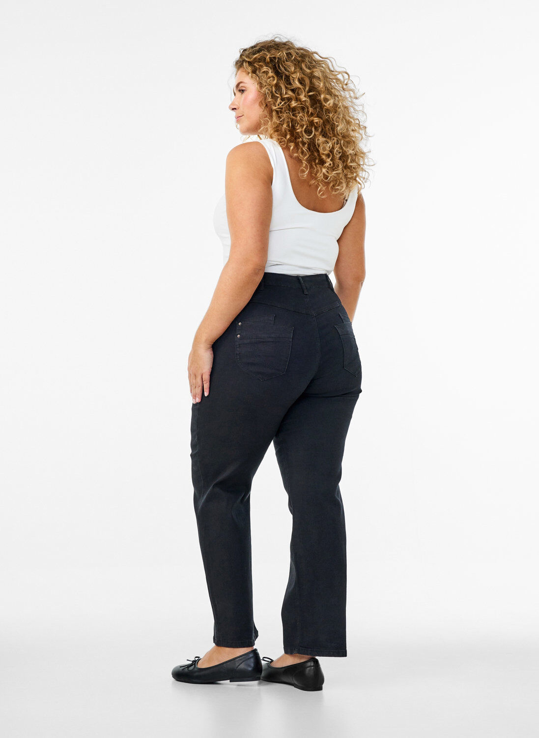 ZizziJeansy Gemma z regularnym krojem i wysoka talia, Czarne, Model image number 1
