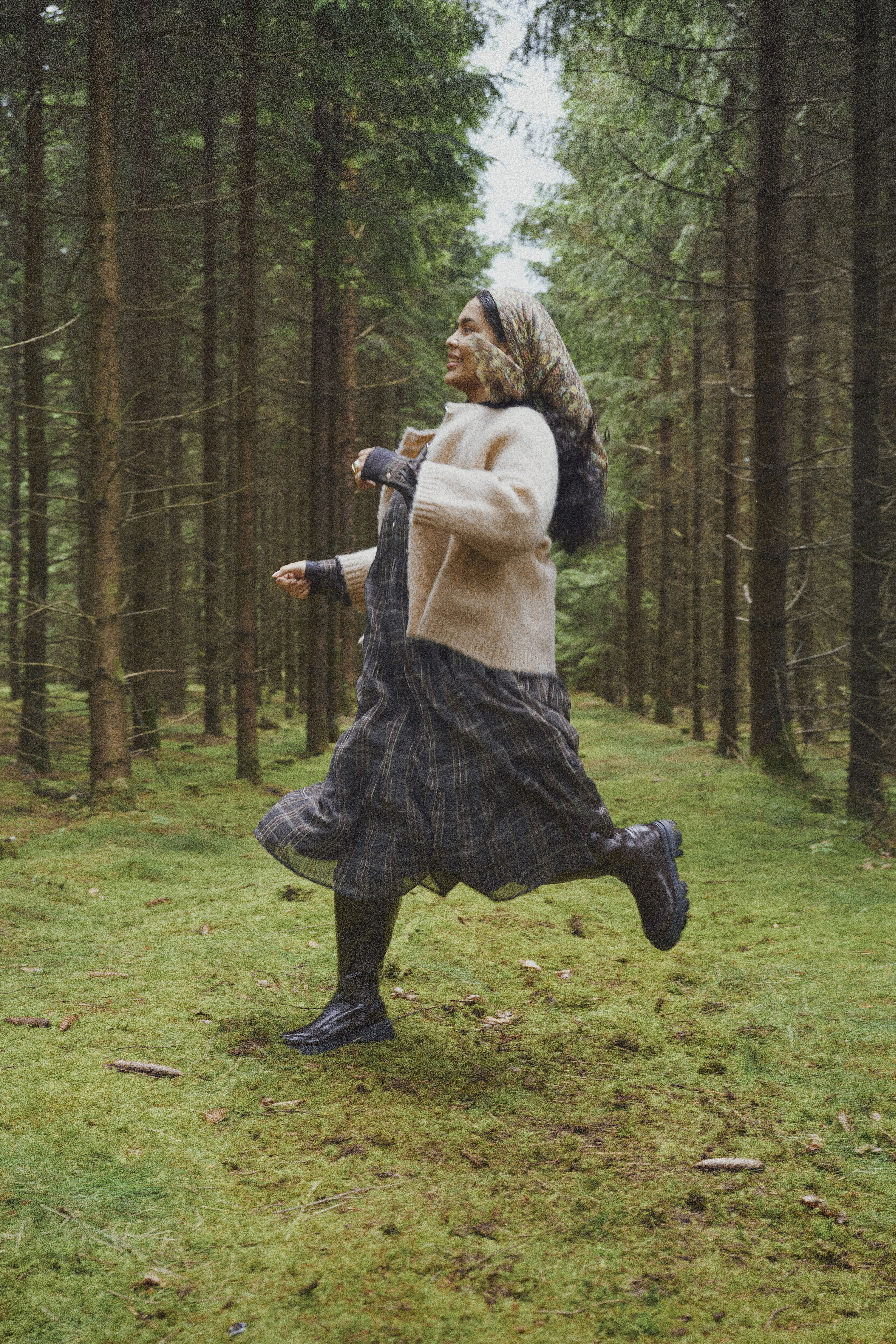 Naturalny styl boho w odcieniach ziemi, , Model
