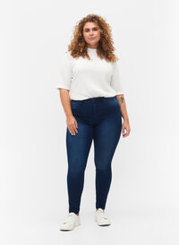 Super waskie jeansy Amy z wysokim stanem, Blue Denim, Model