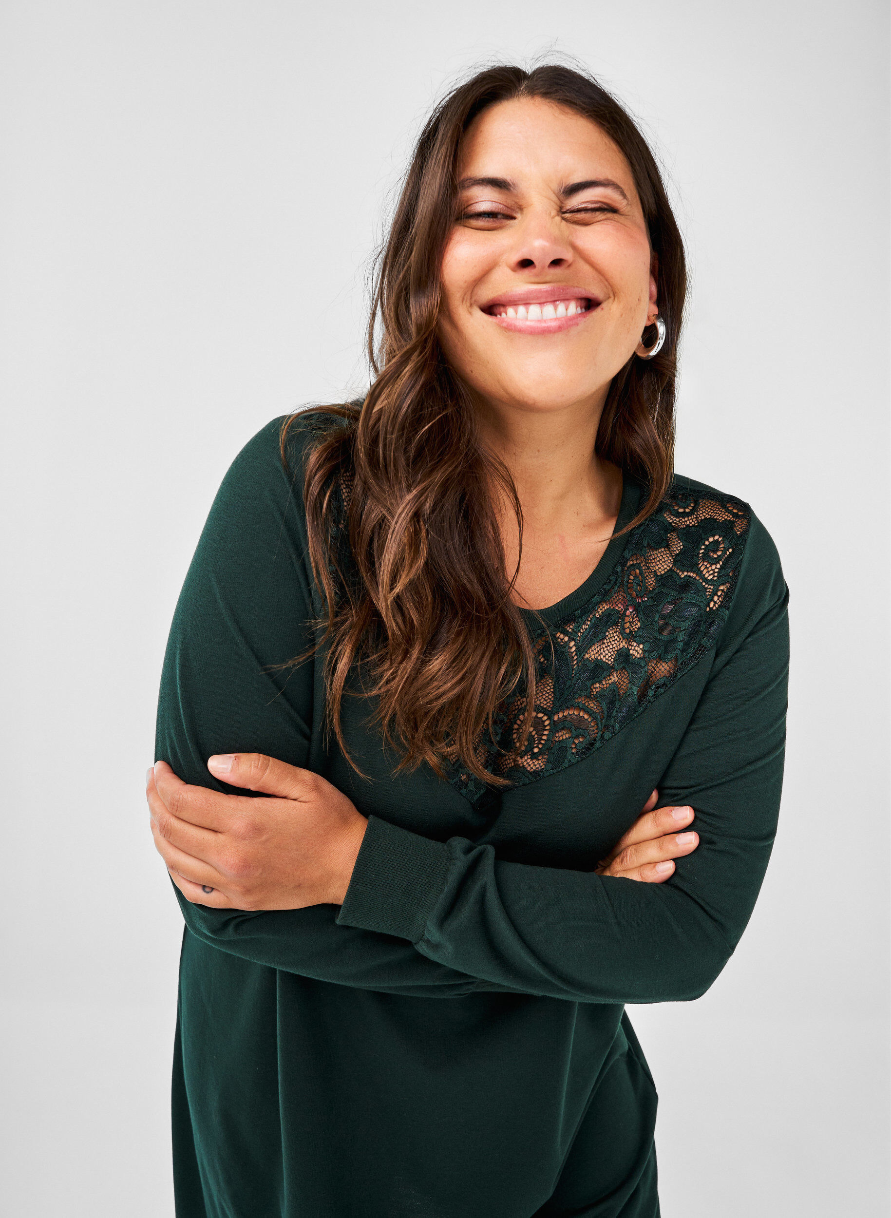 Zizzi Kr&oacute;tka sukienka dresowa z koronka, Scarab, Image image number 0