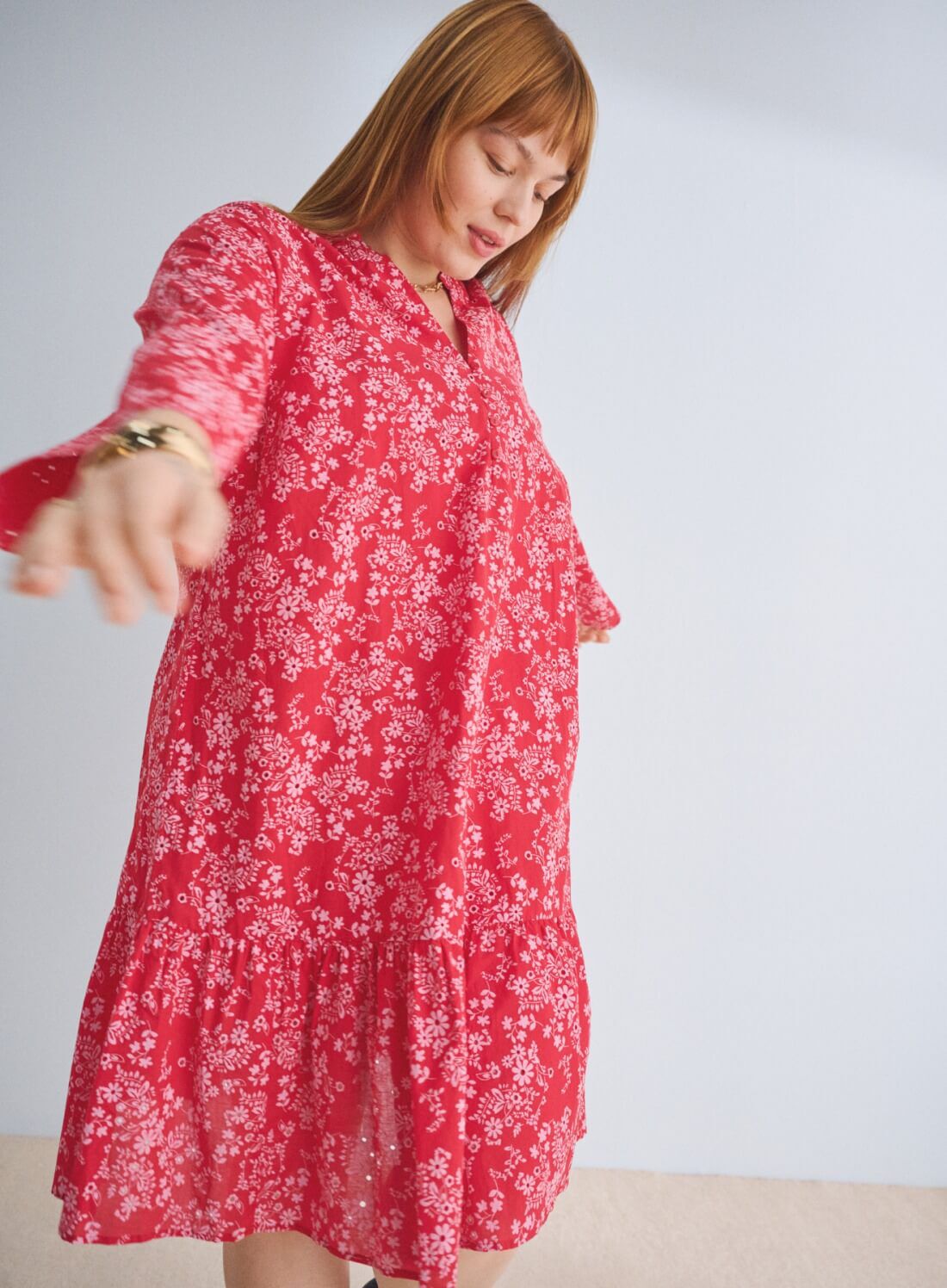 Zizzi Czerwona sukienka w kwiaty, , Model