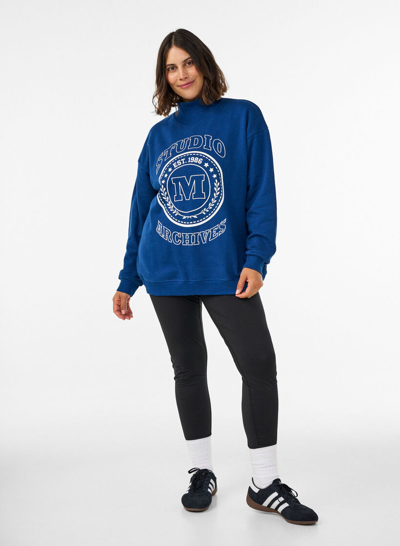 Bluza z wysokim kolnierzem i sportowym motywem z przodu, Niebieskie, Model image number 1