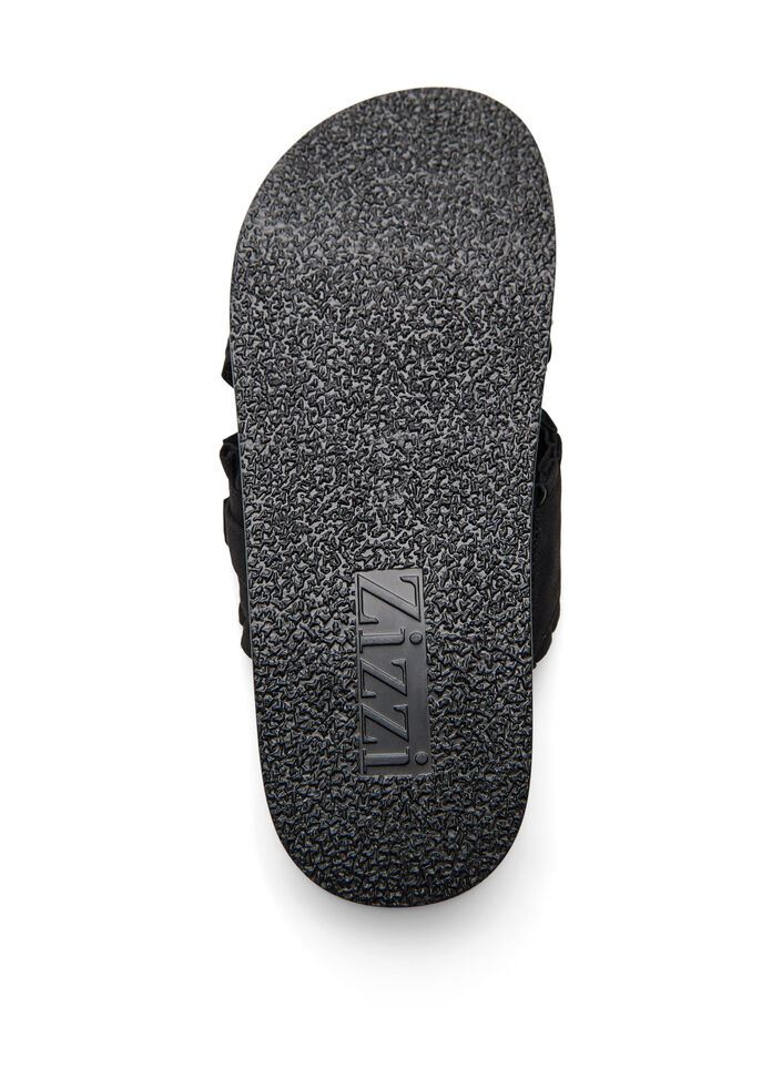 Sandaly z krzyzujacymi sie paskami i falbankowym wykonczeniem, Czarne, Packshot image number 4