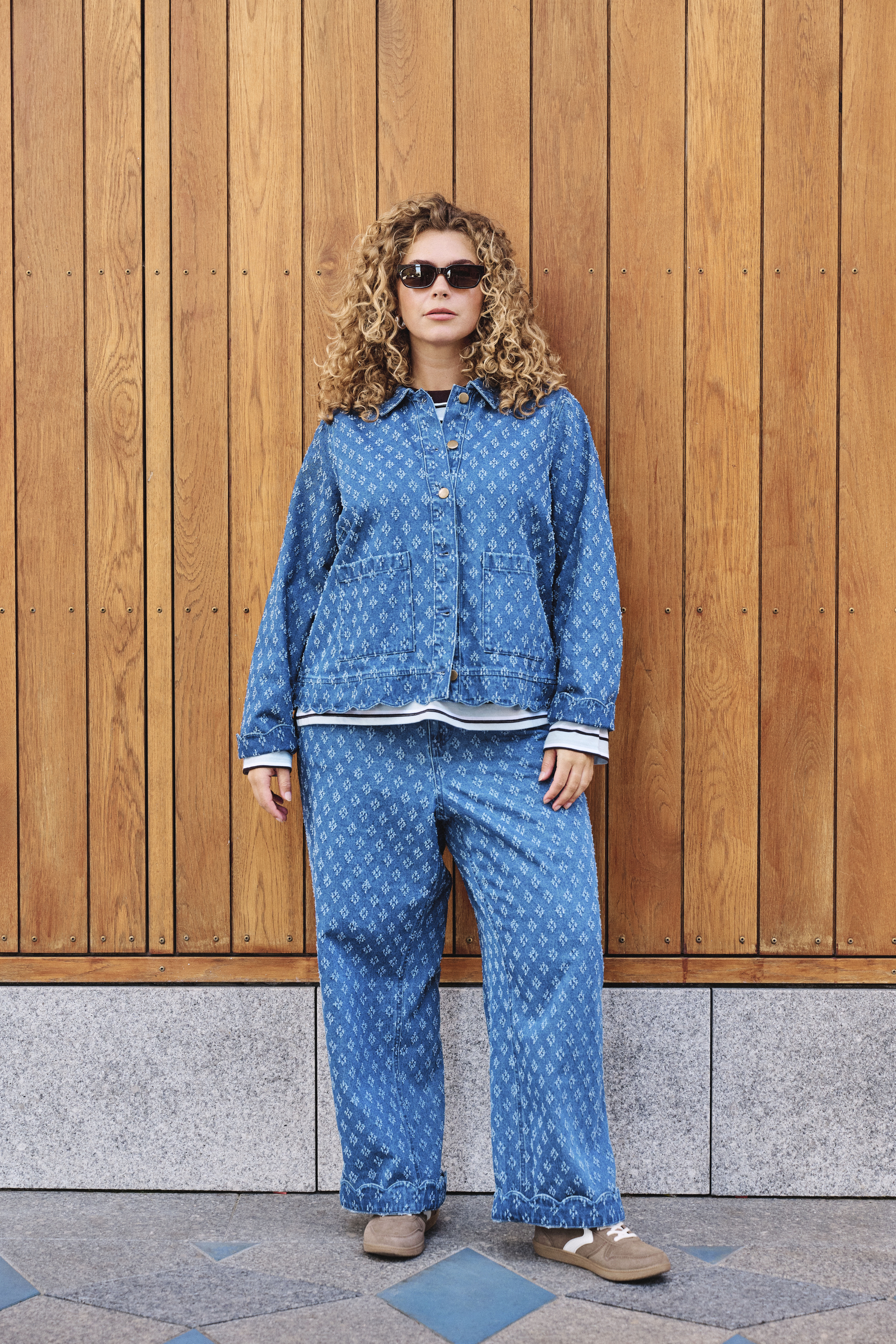 ZizziSwobodny styl z niebieskiego denimu, , Model