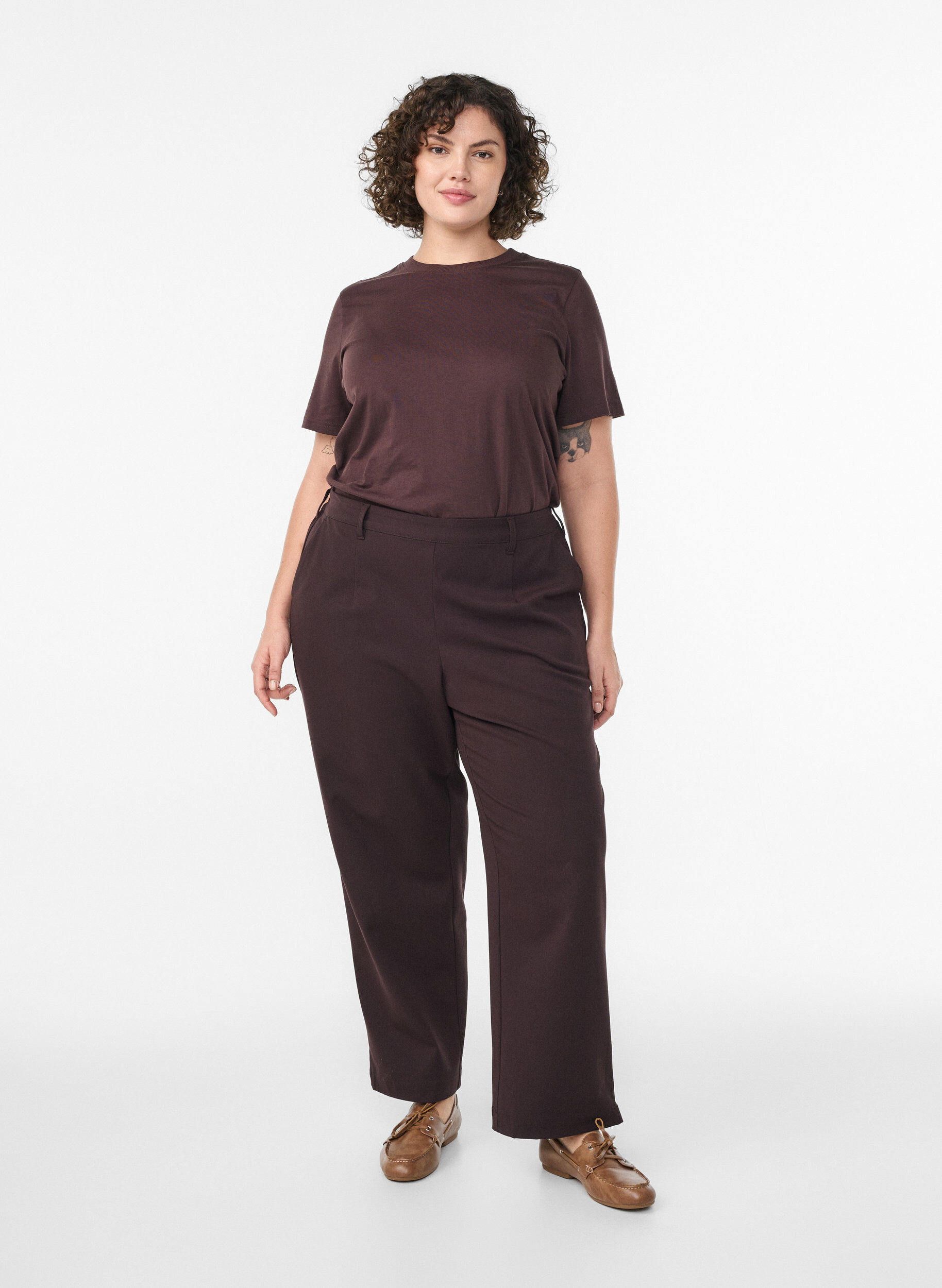 Zizzi Podstawowa koszulka bawelniana z okraglym dekoltem, Brązowy, Model image number 1