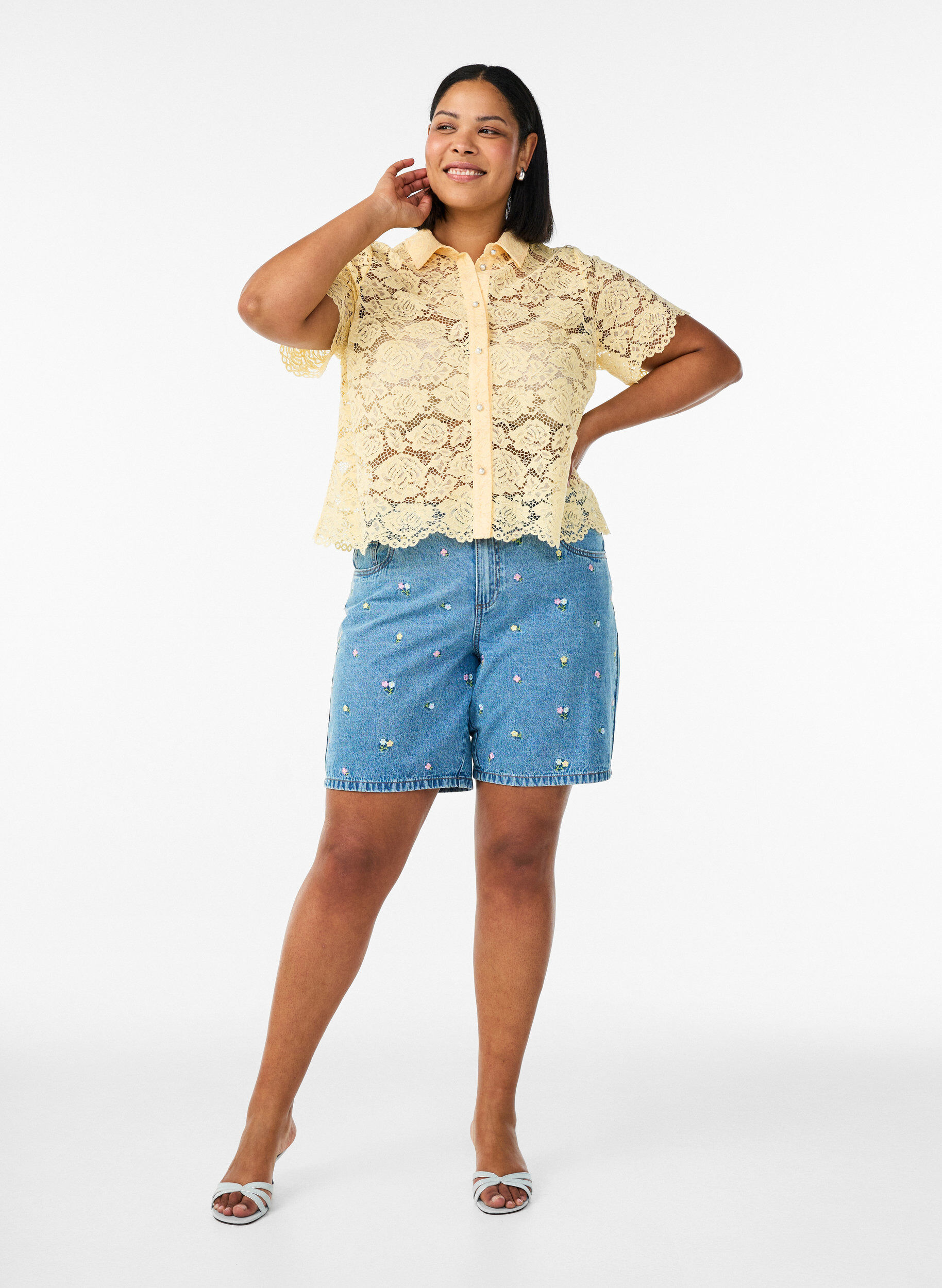 ZizziSzorty jeansowe z haftowanymi kwiatami, Niebieskie, Model image number 1