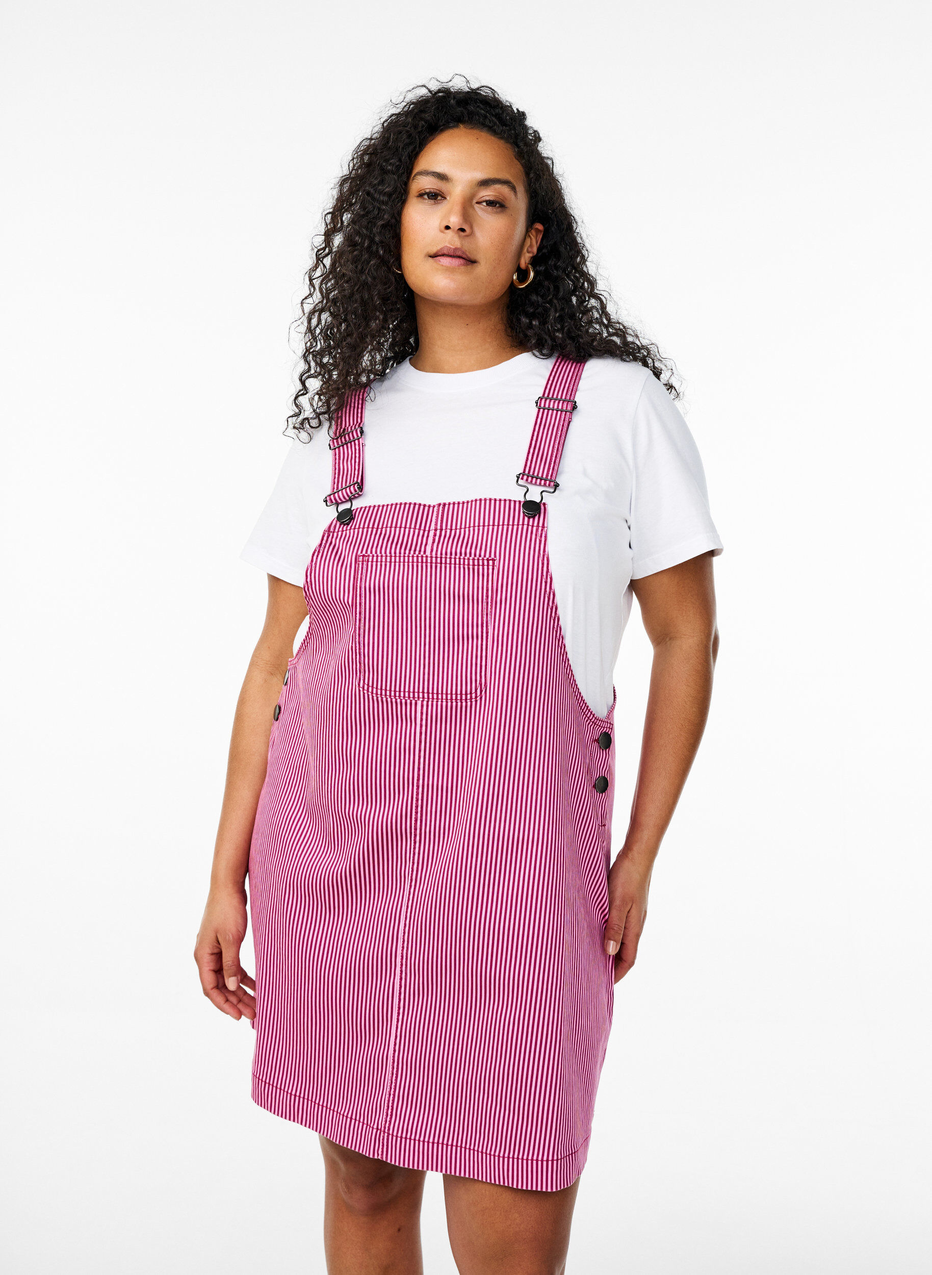 Zizzi Kr&oacute;tka sukienka ogrodniczka w paski, Red Stripe, Model image number 0