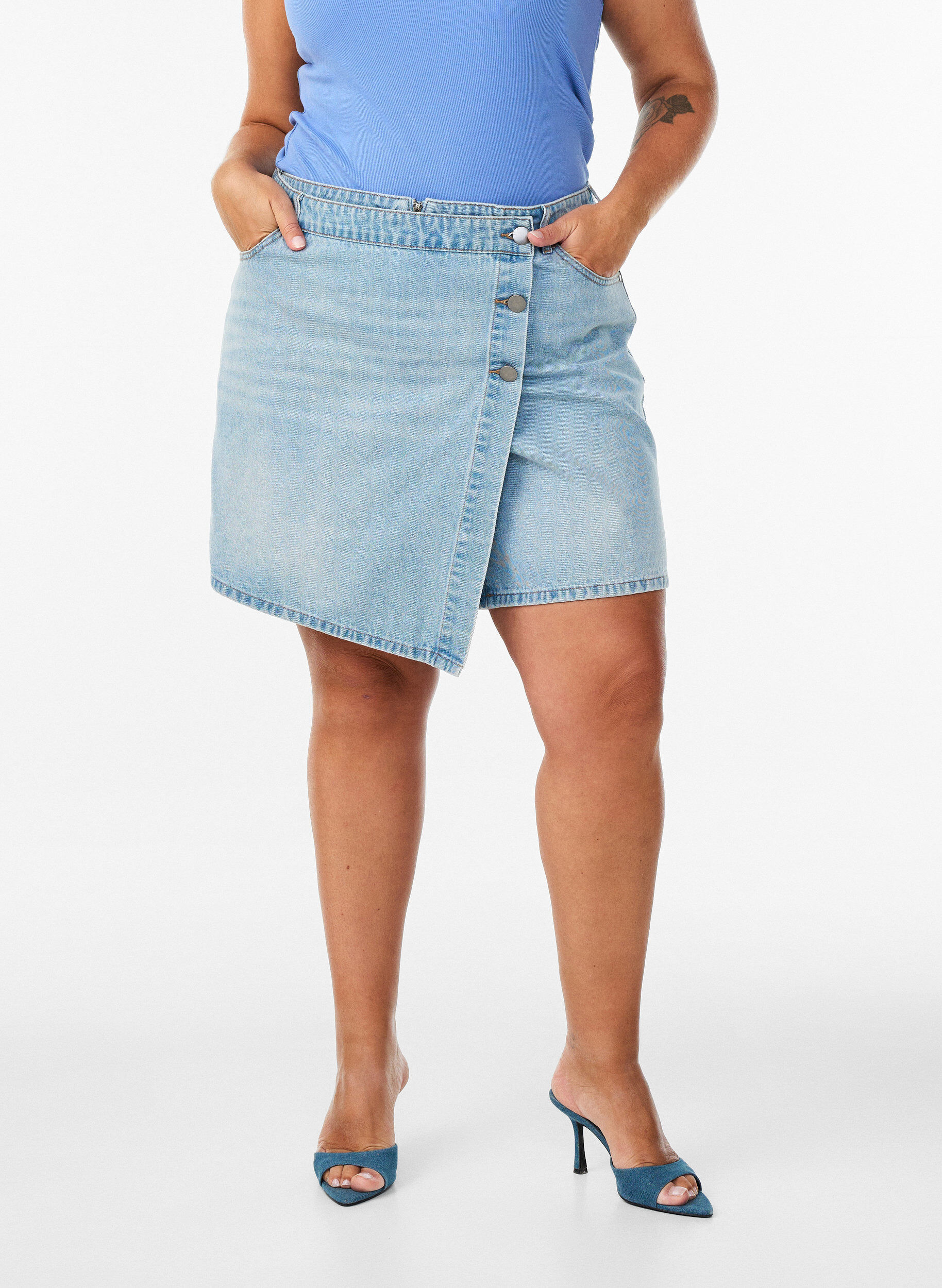 ZizziJeansszorty z efektem kopertowym i wysokim stanem, Niebieskie, Model image number 3