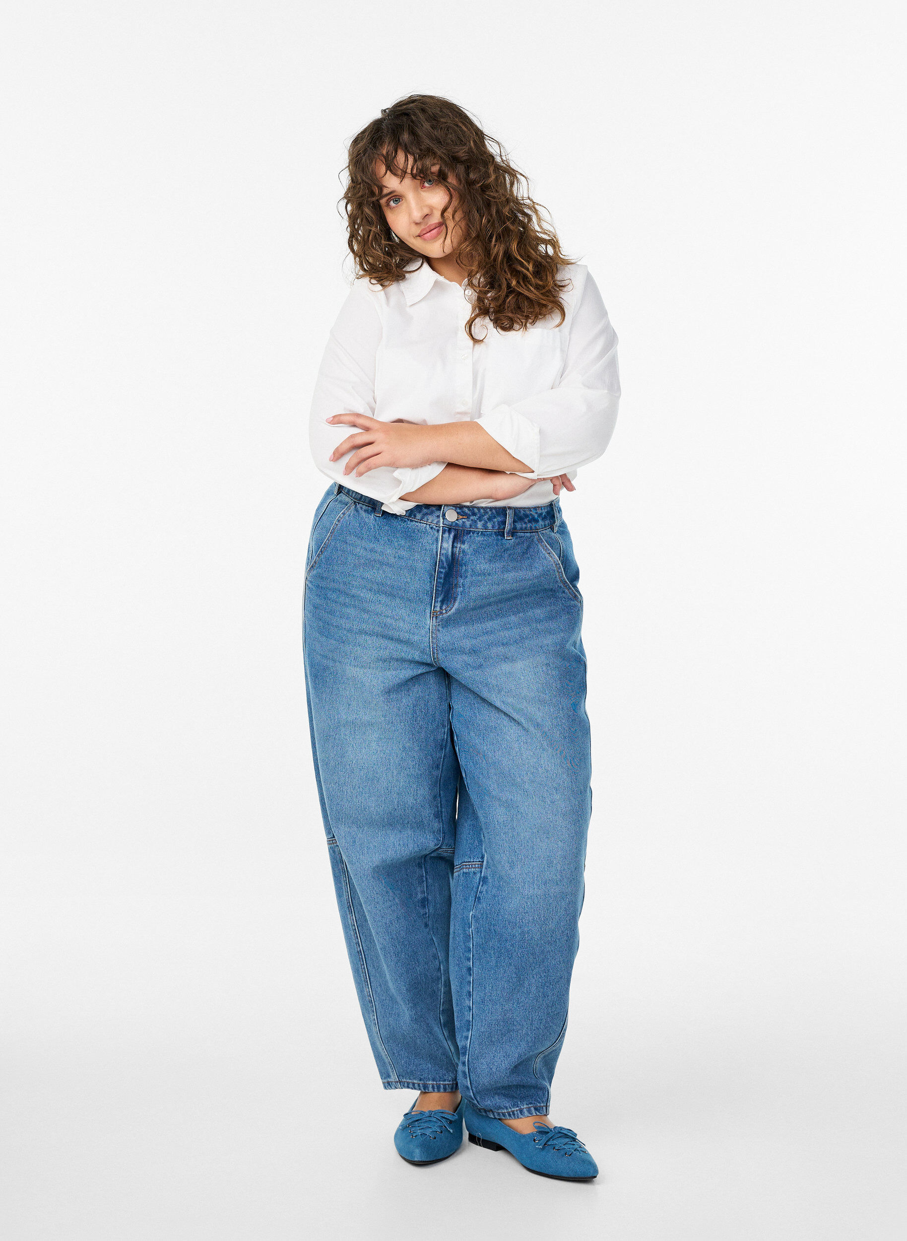 Jeansy barrel z wysokim stanem, Niebieskie, Model