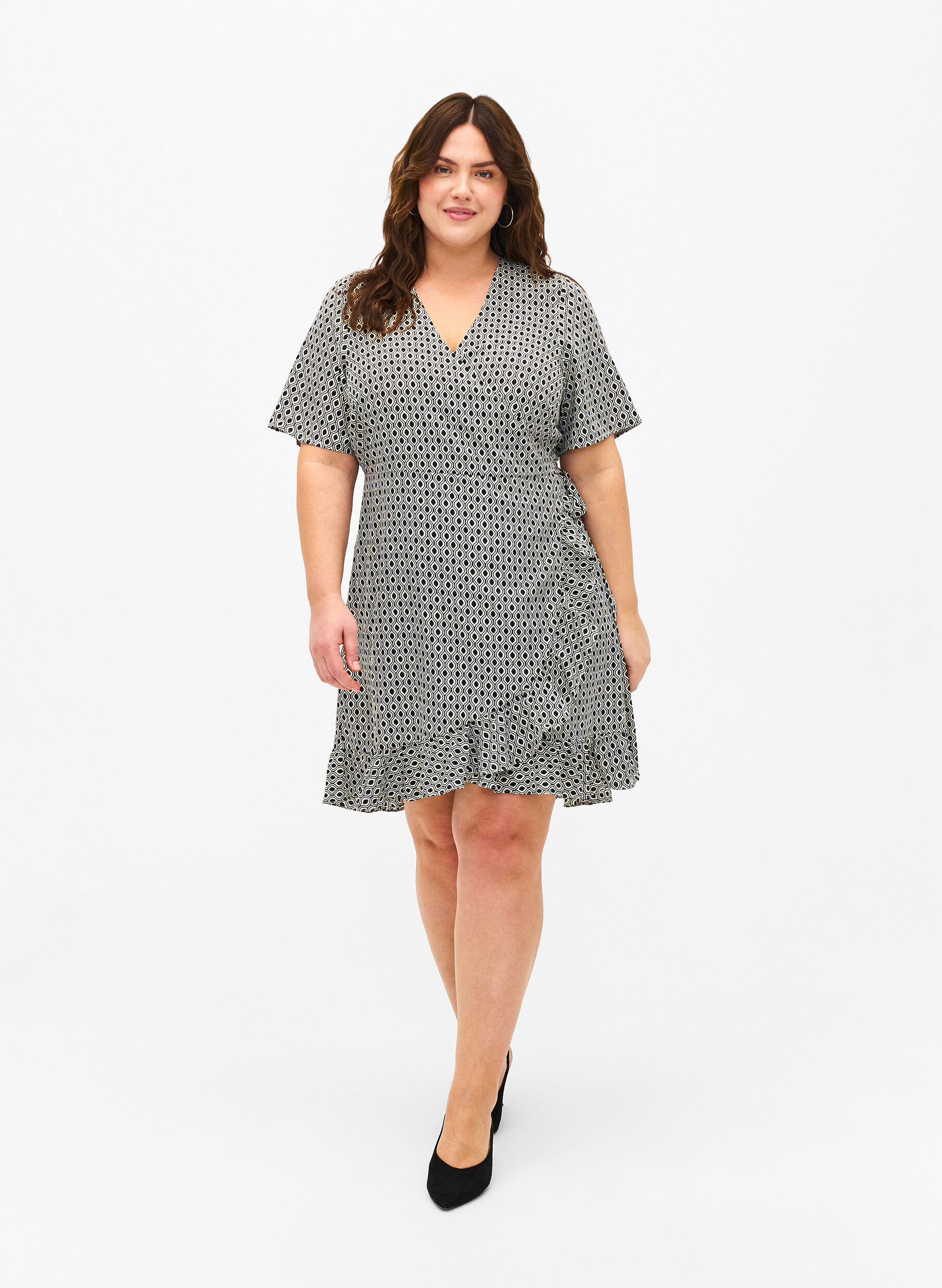 Zizzi Flash - Kopertowa sukienka z kr&oacute;tkim rekawem, Black White Graphic, Model image number 2