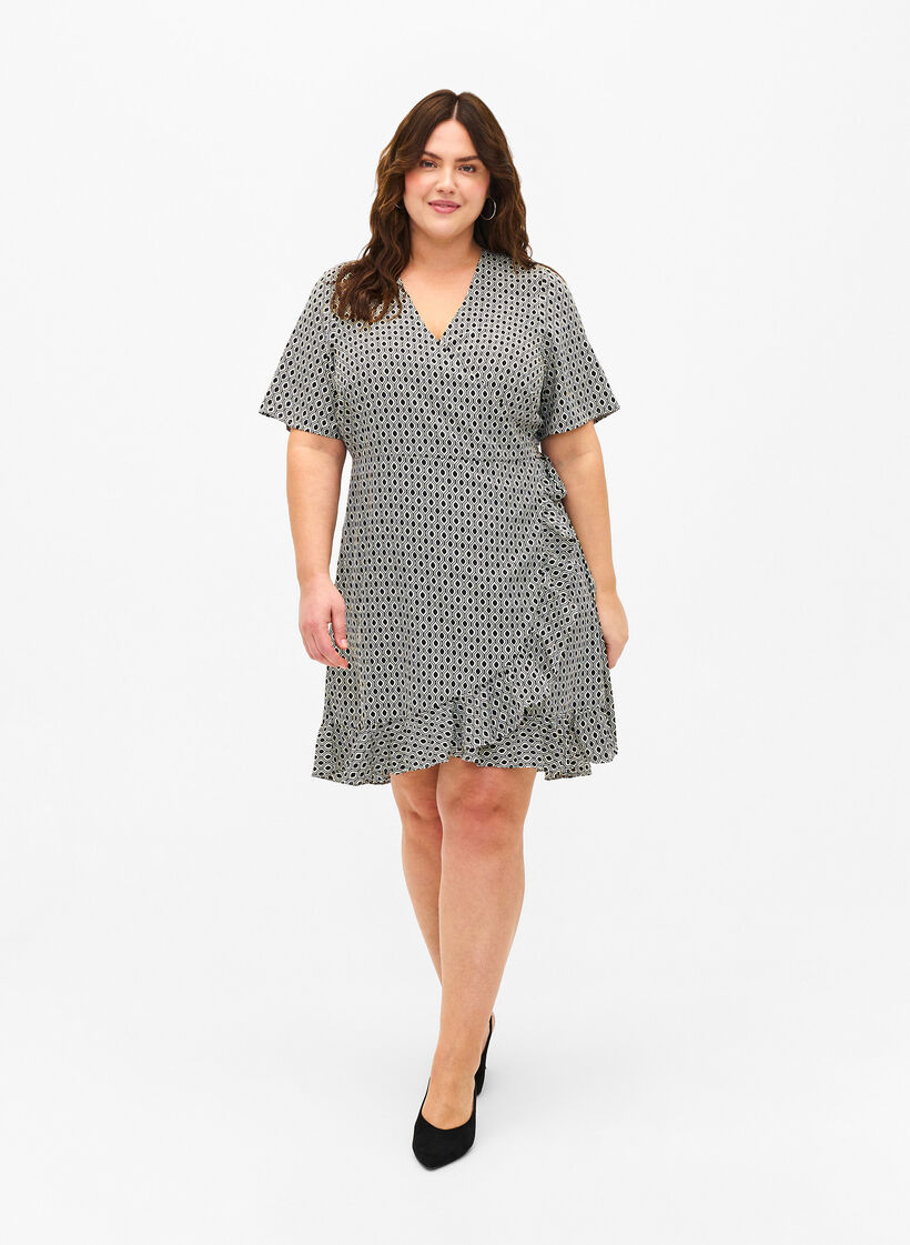 Flash - Kopertowa sukienka z krótkim rekawem, Black White Graphic, Model image number 2