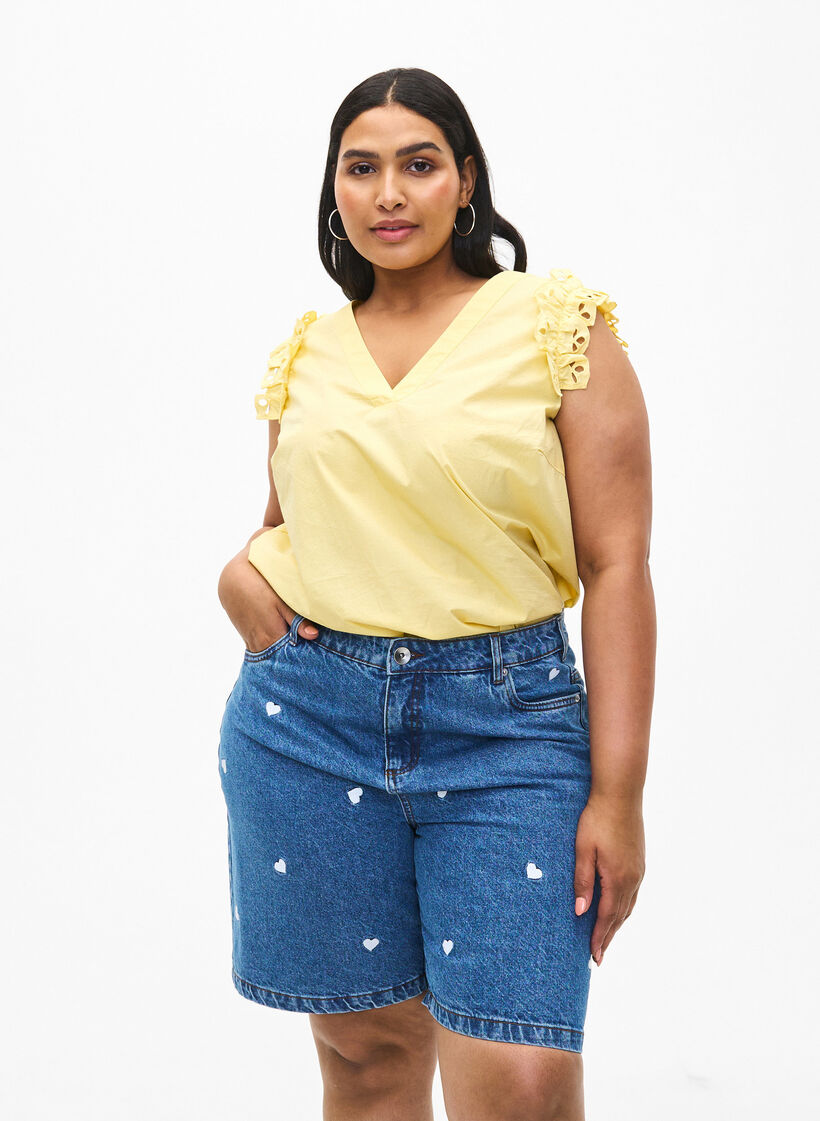  Szorty jeansowe z wysokim stanem i haftowanymi sercami, Niebieskie, Model image number 0