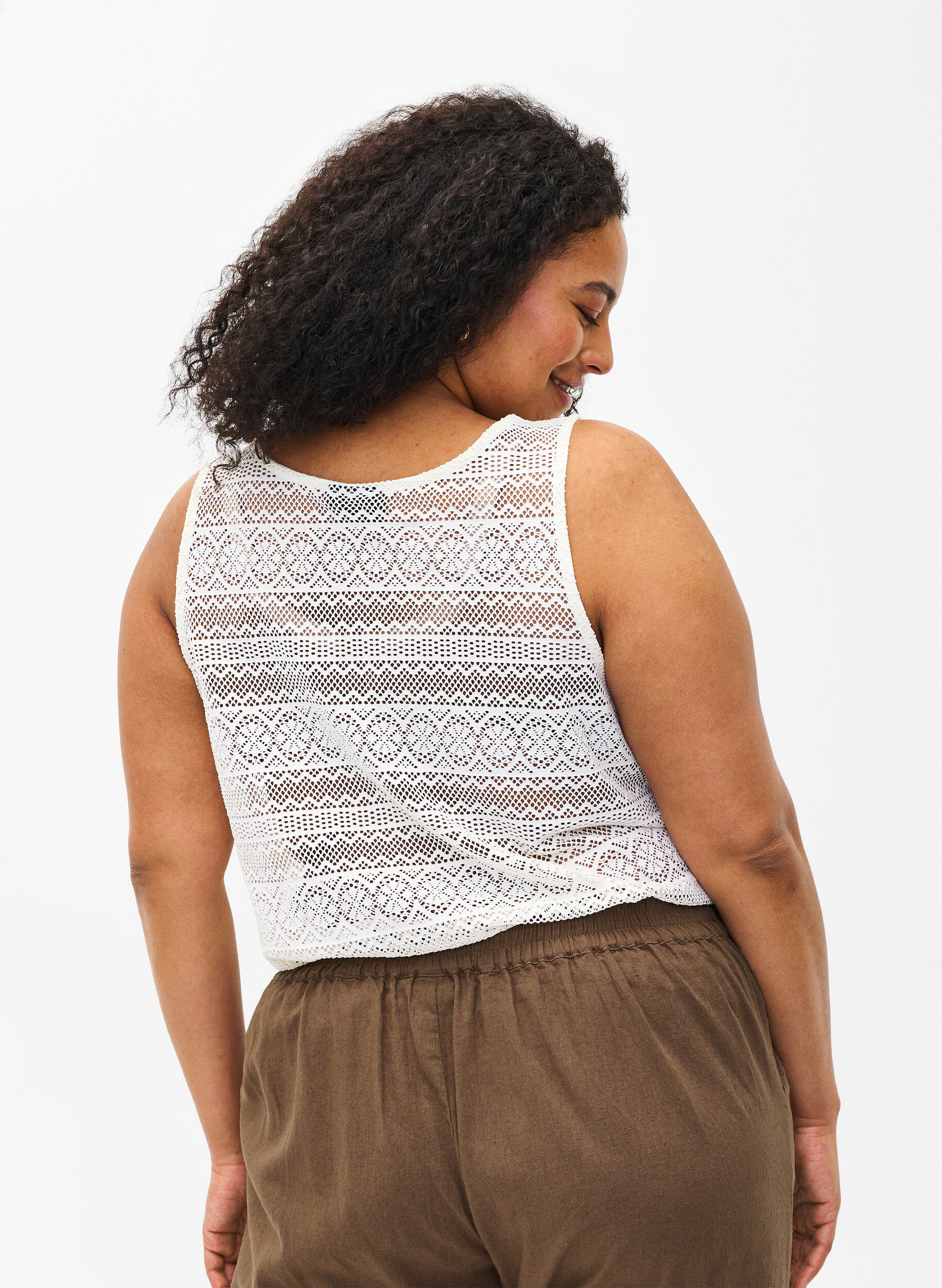 Zizzi Top bez rekaw&oacute;w z dziurkowanym wzorem, Off White, Model image number 1