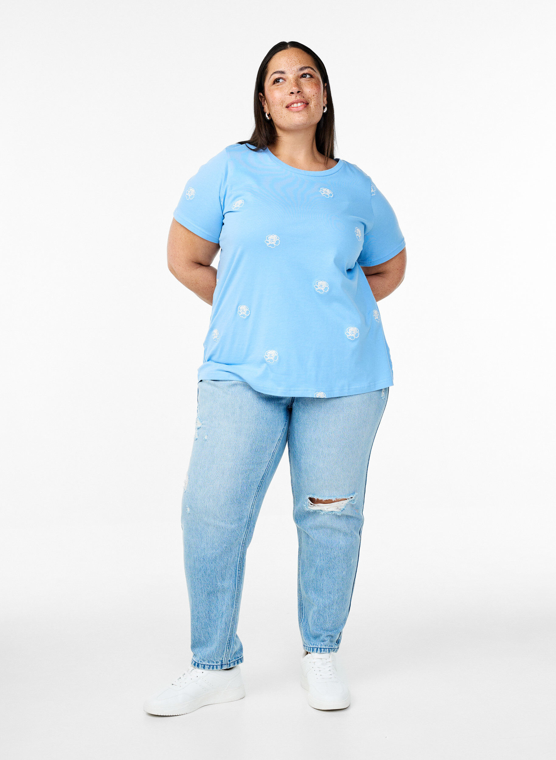 Zizzi Koszulka z bawelny organicznej z haftowanymi motywami, Niebieskie, Model image number 1