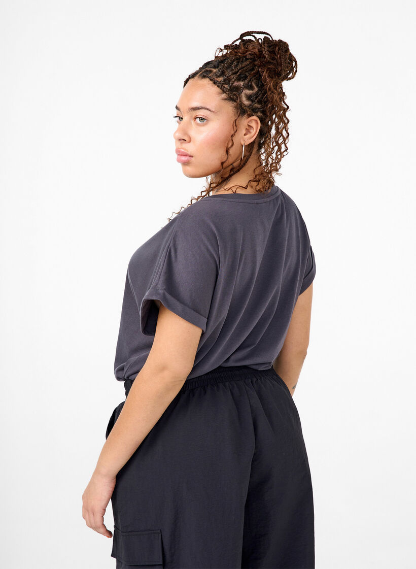 T-shirt z krótkim rekawem z mieszanki bawelny, Ciemnoszary, Model image number 2