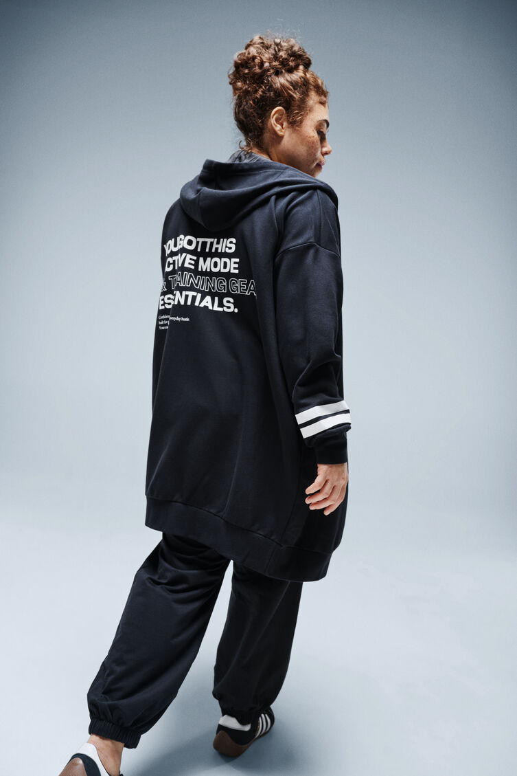 Długi sweter z dzianiny, , Model