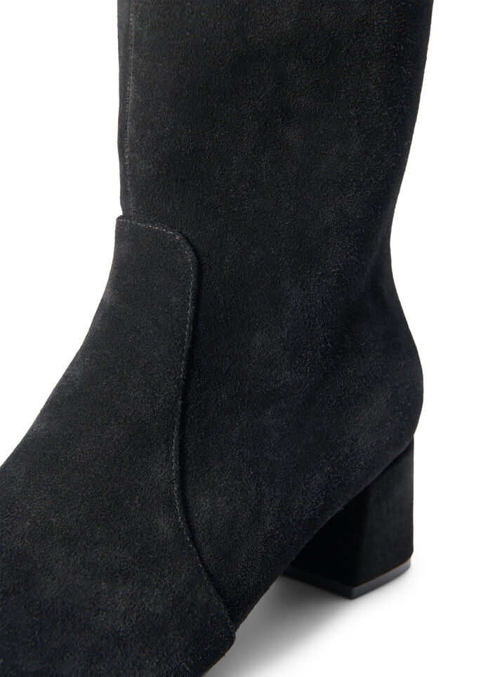 Szerokie - Zamszowe buty na obcasie, Black, Packshot image number 3