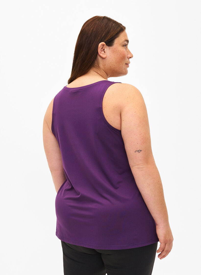 Top treningowy z okraglym dekoltem, Purple Pennant, Model image number 1