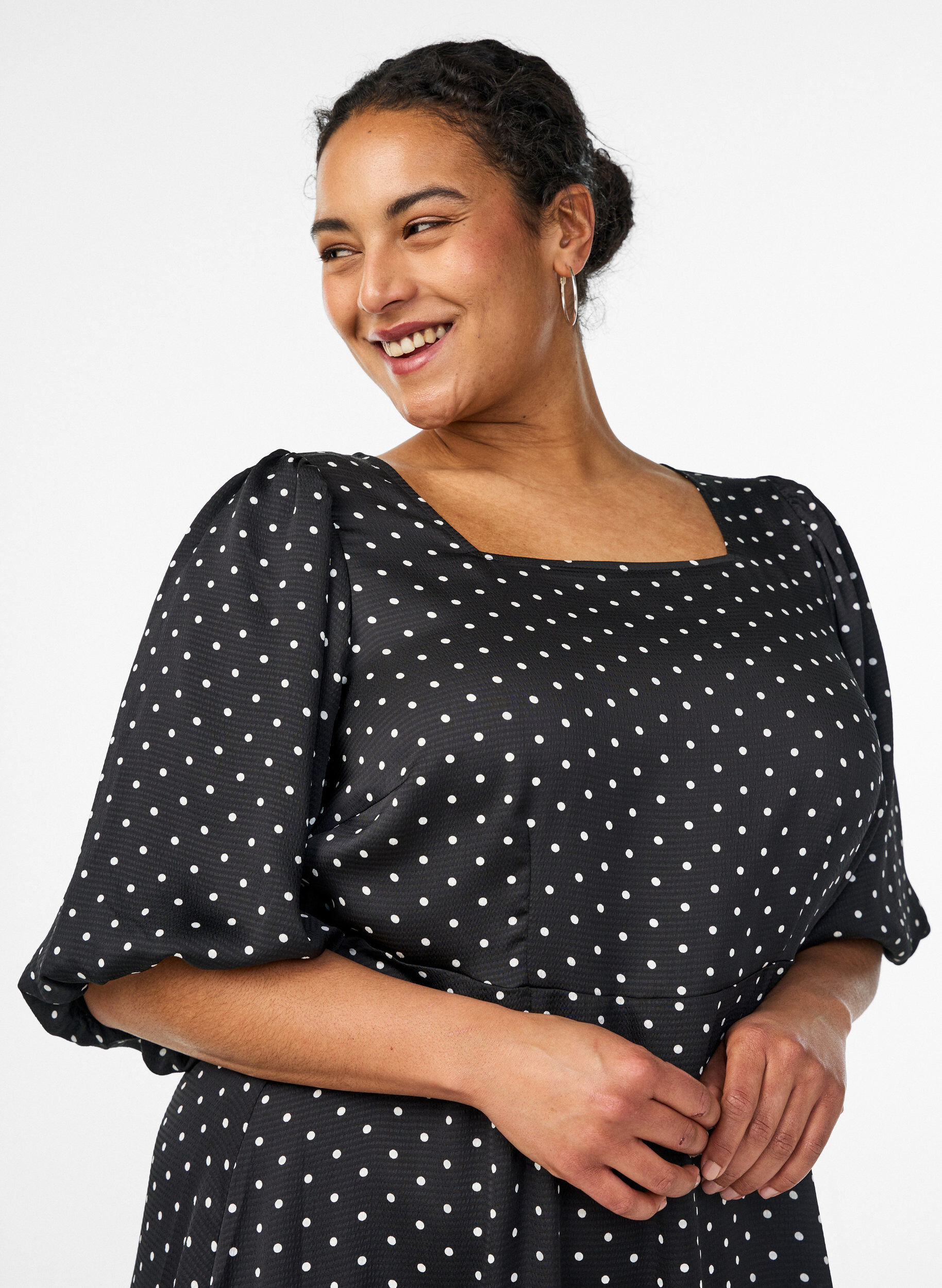 ZizziSukienka midi Polka dot w kolorze ecru z kwadratowym dekoltem, Czarne, Model image number 2