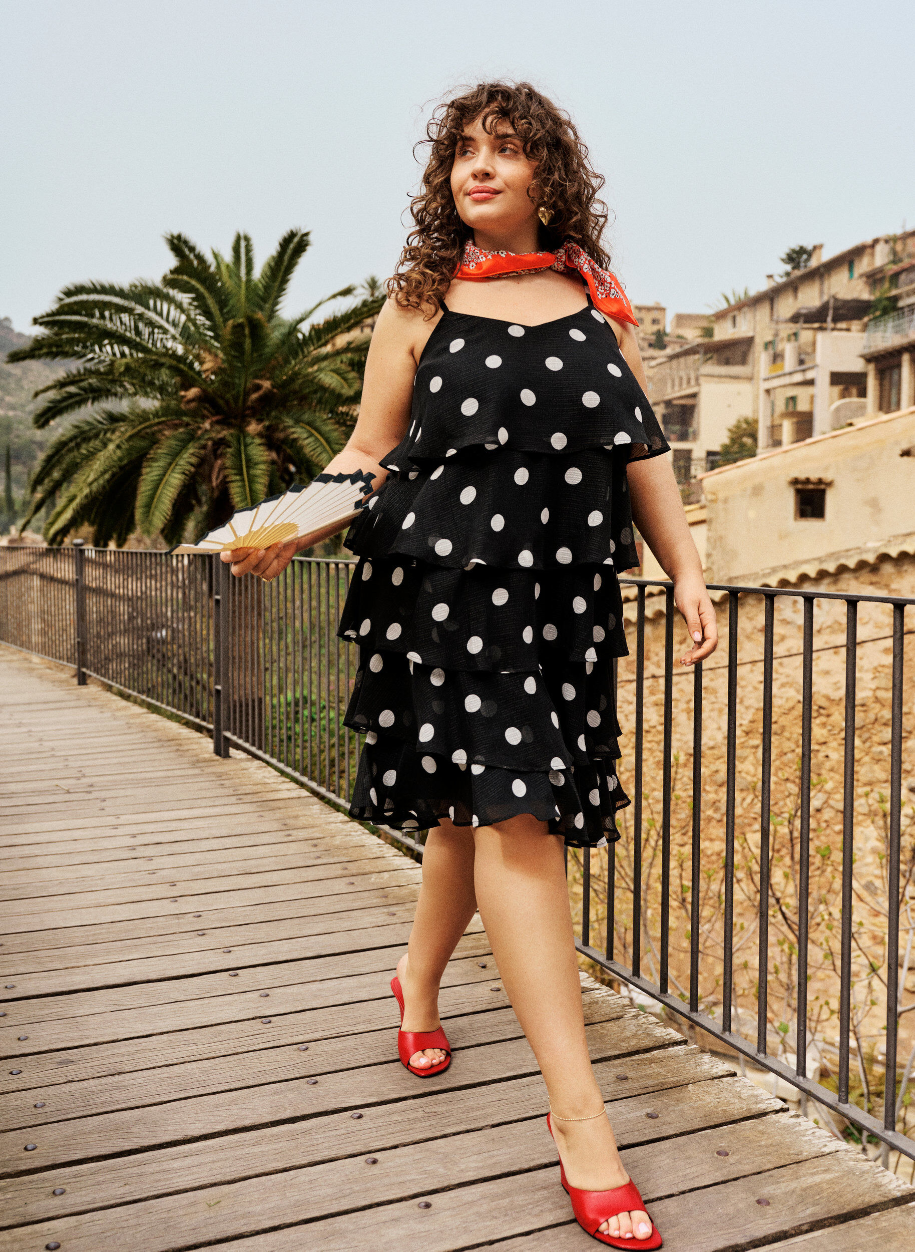 ZizziSukienka warstwowa z falbankami i ramiaczkami typu spaghetti, Czarne, Image image number 0