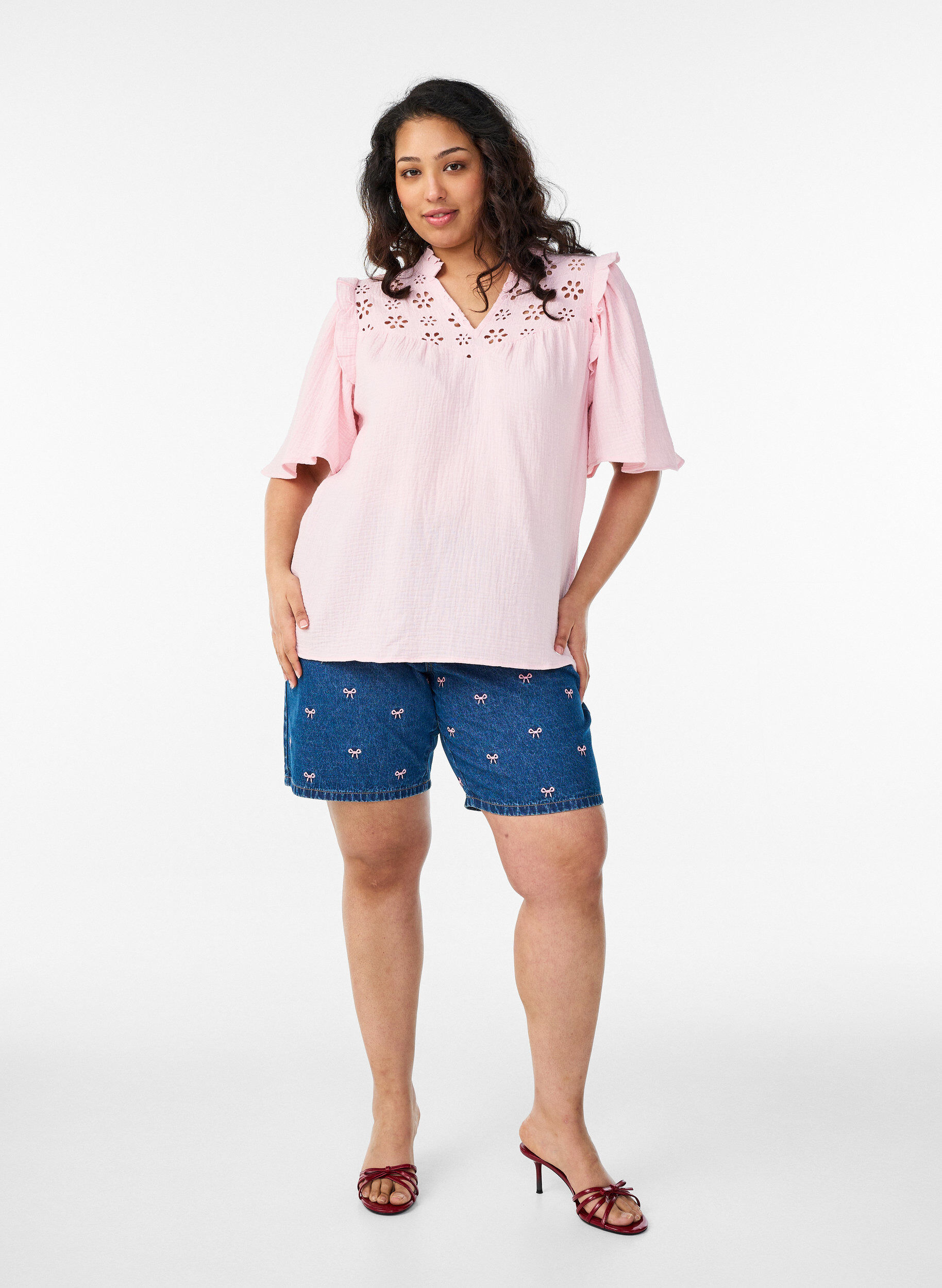 ZizziBluzka z muslinu bawelnianego z haftem anglaise i rekawem 1/2, R&oacute;żowy, Model image number 1
