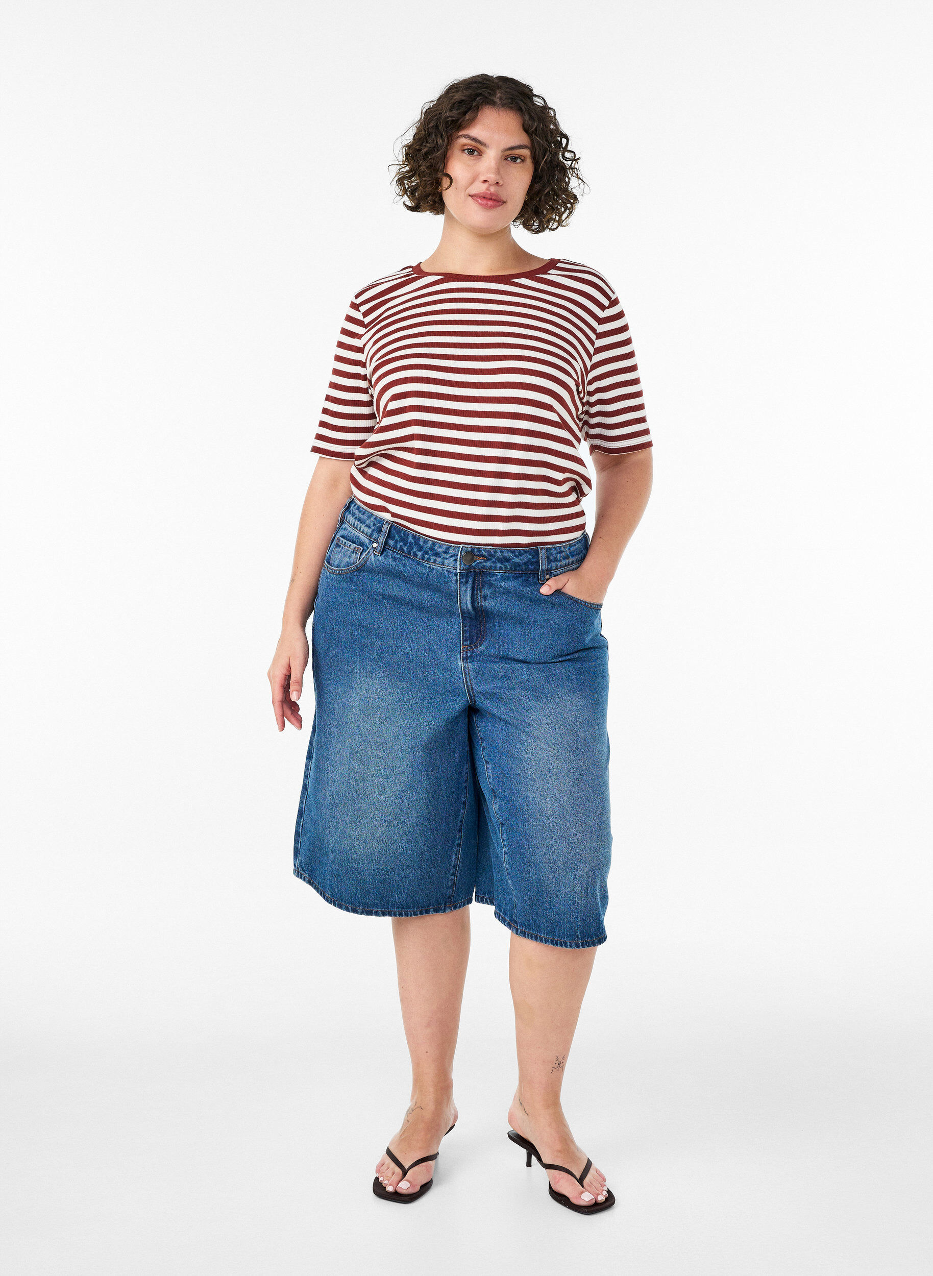 ZizziT-shirt w paski o prazkowanej fakturze, Czerwony, Model image number 1