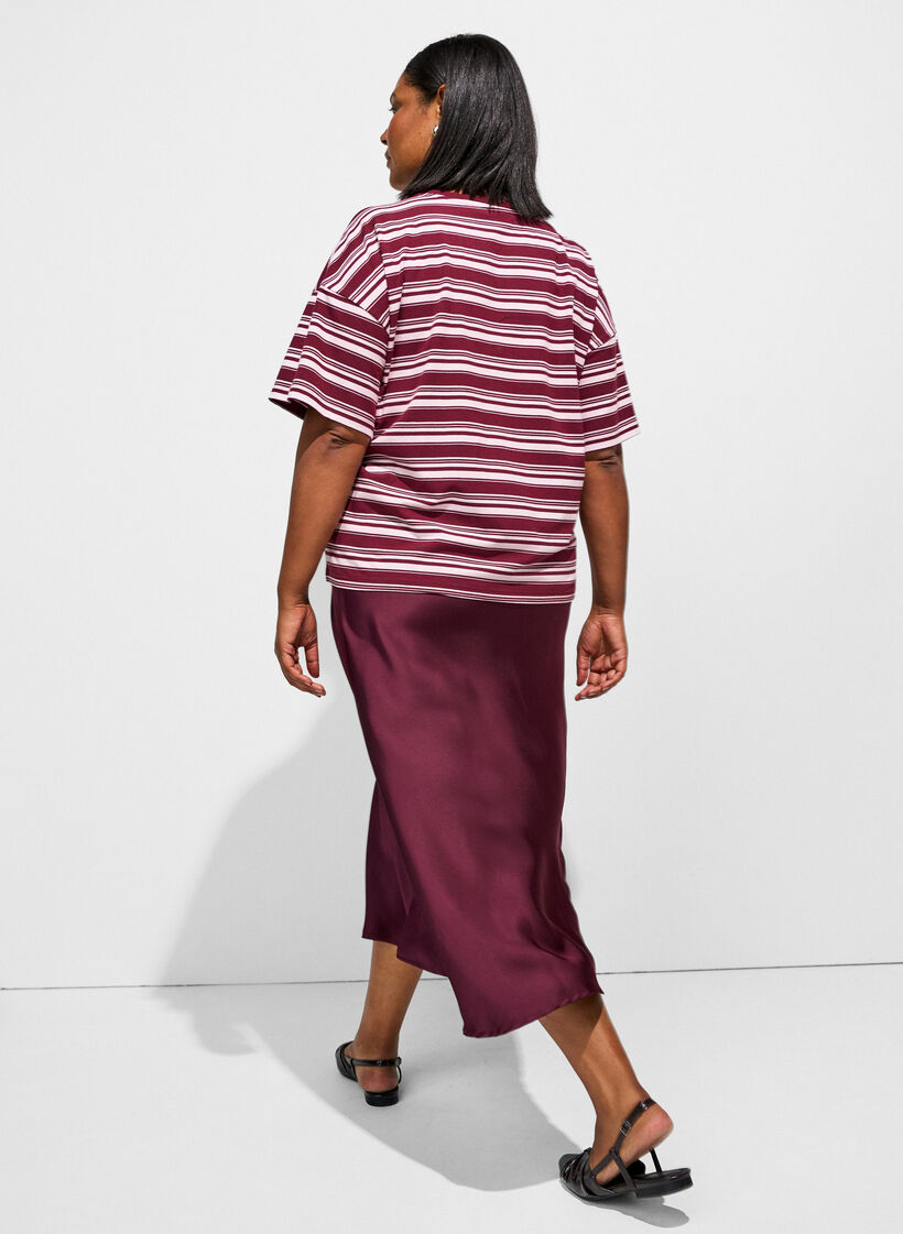 Satynowa sp&oacute;dnica midi, Czerwony, Model image number 1