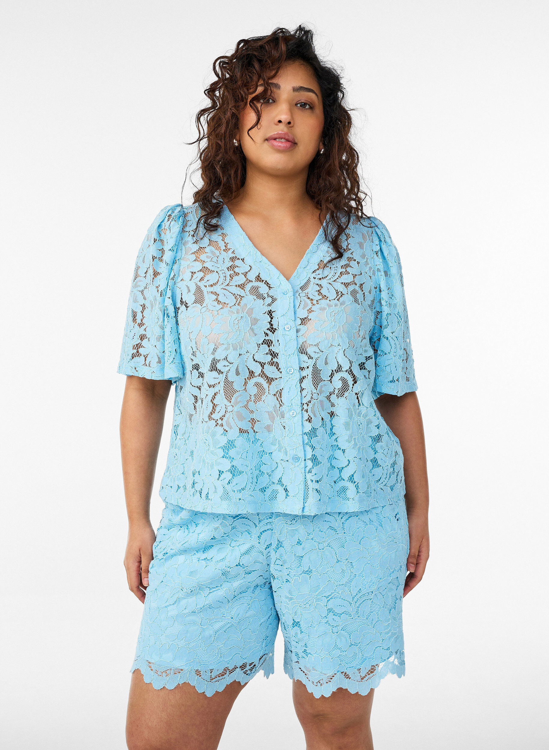 Zizzi Koronkowe szorty z wysoka talia i kieszeniami, Niebieskie, Model image number 0