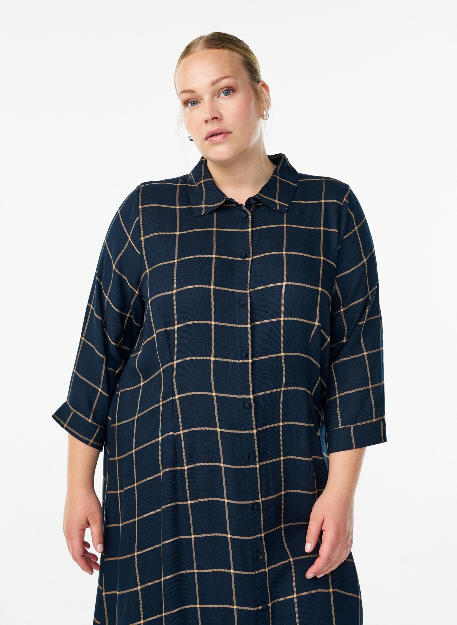 Zizzi Dluga sukienka koszulowa w krate, Niebieskie, Model image number 2