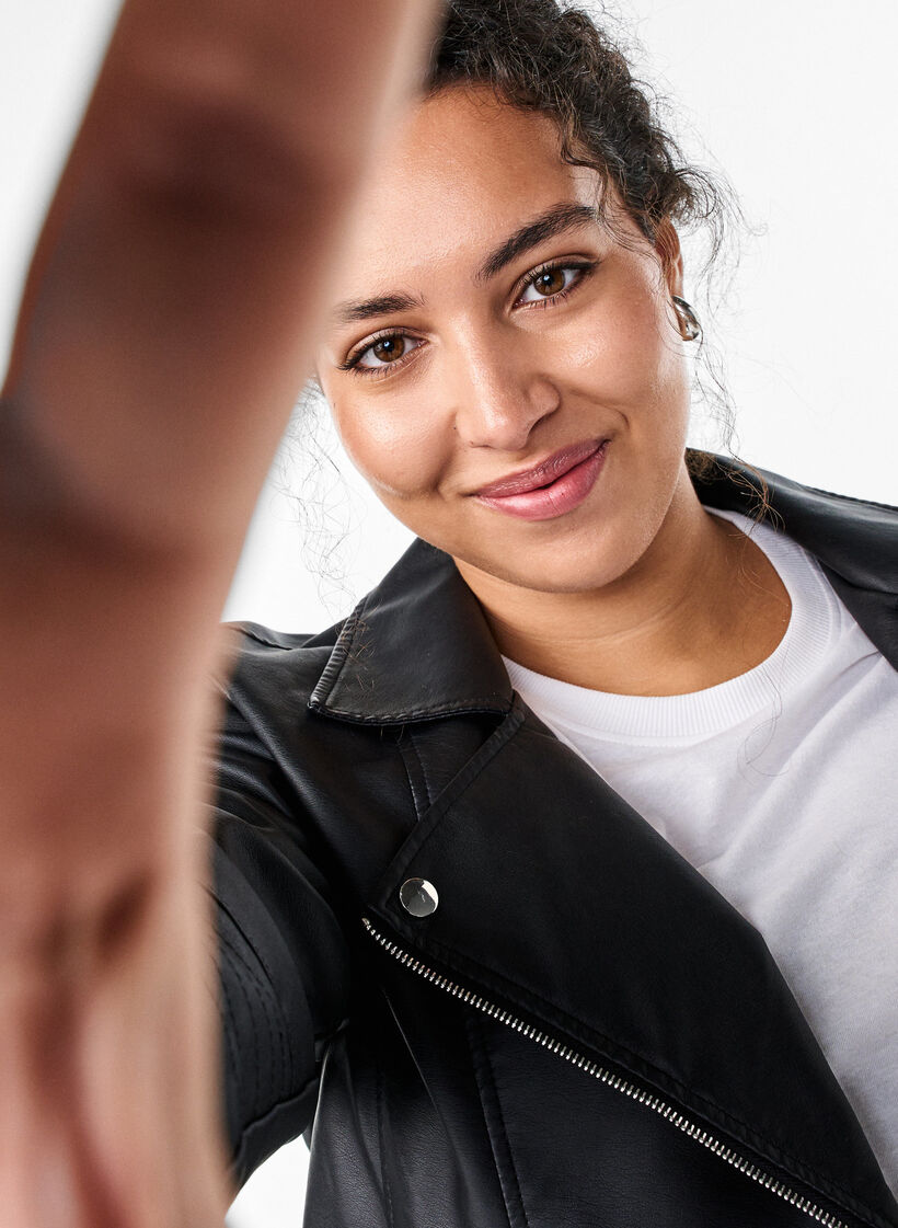 Kurtka motocyklowa ze sztucznej sk&oacute;ry, Czarne, Model image number 3