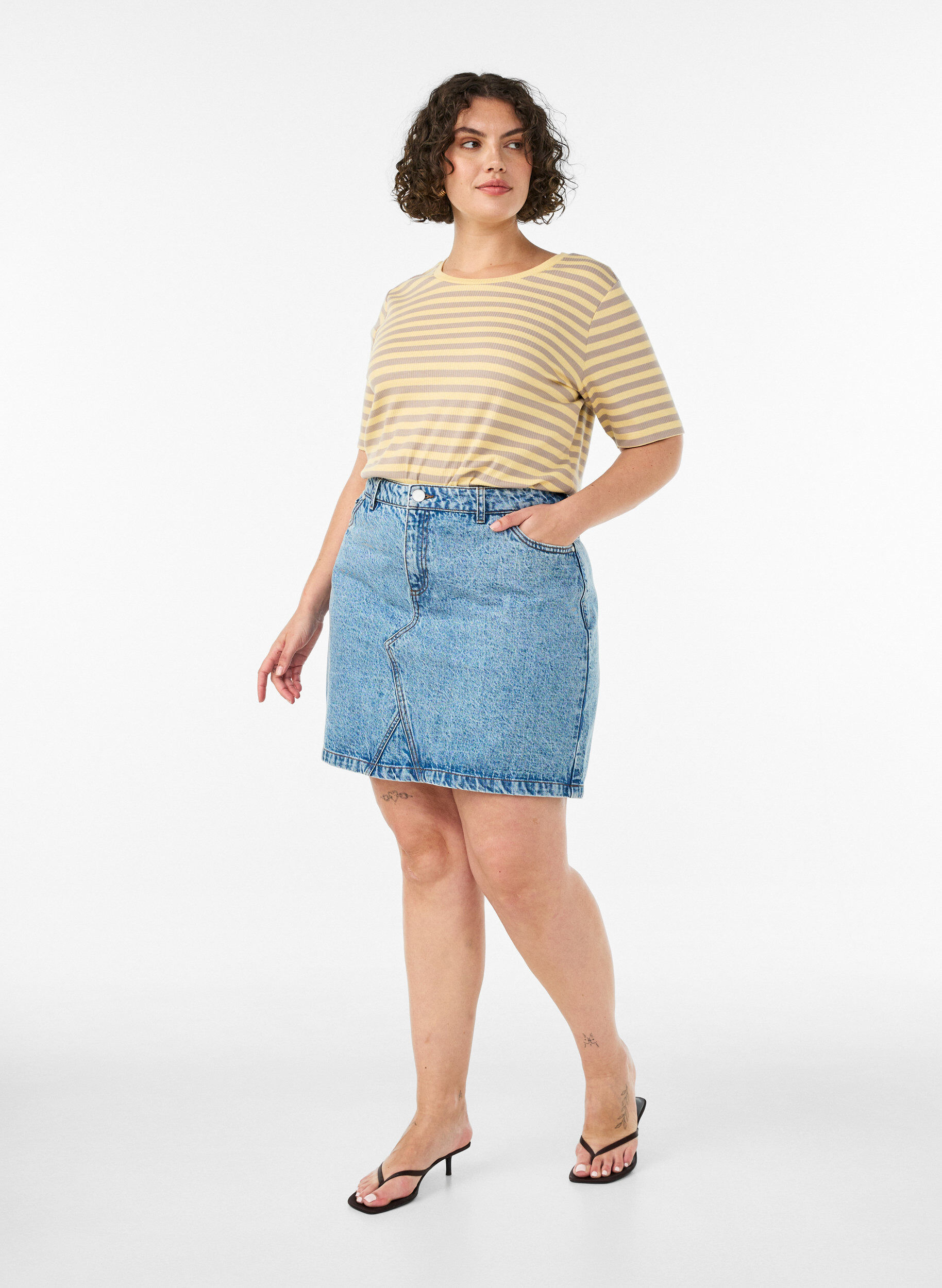 ZizziT-shirt w paski o prazkowanej fakturze, Ż&oacute;łty, Model image number 1