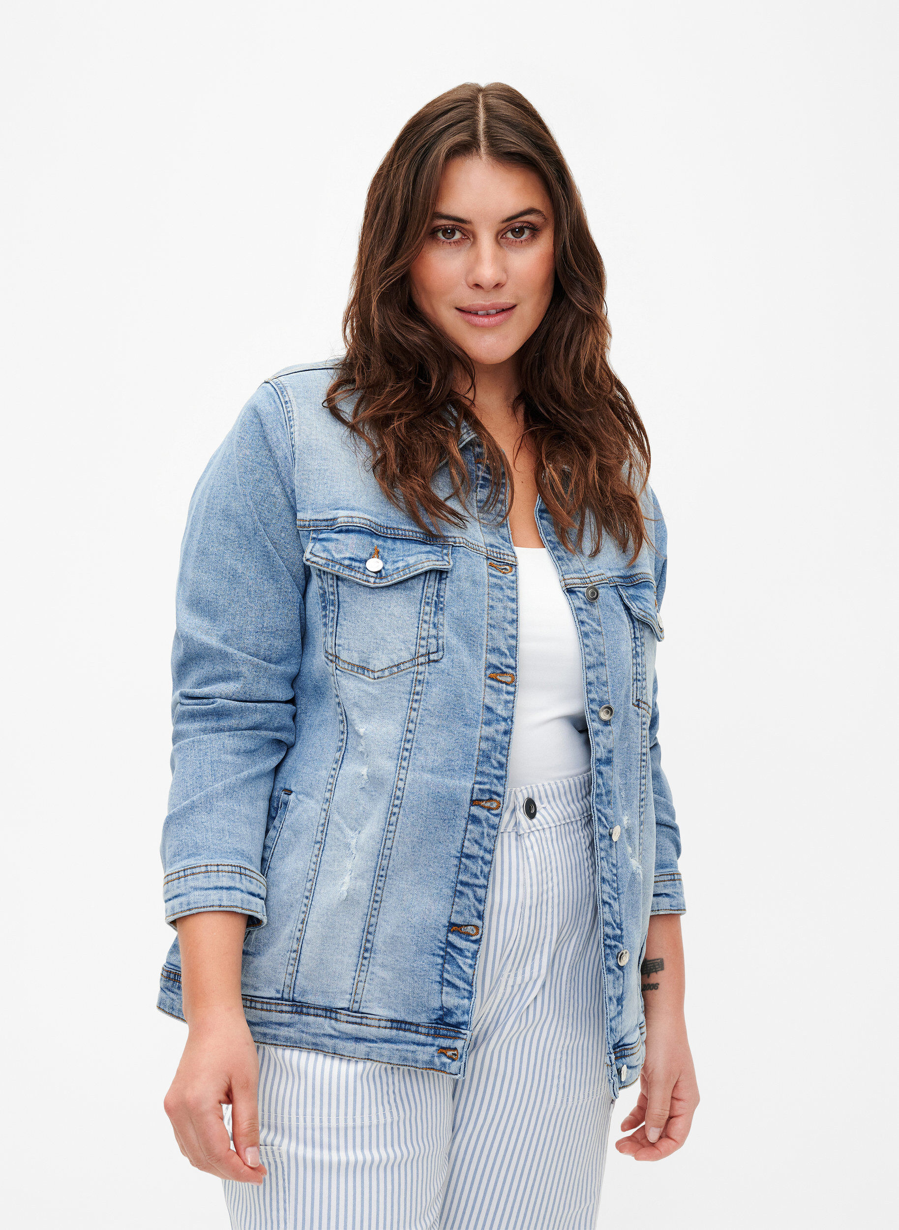Zizzi Kr&oacute;tka bawelniana kurtka jeansowa, Light blue denim, Model image number 0