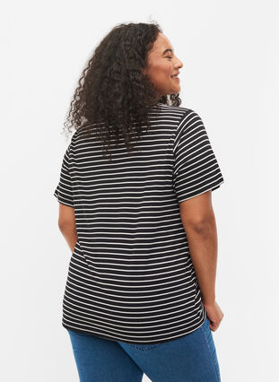 Podstawowa koszulka bawelniana 2-pack, Black/Black Stripe, Model image number 1