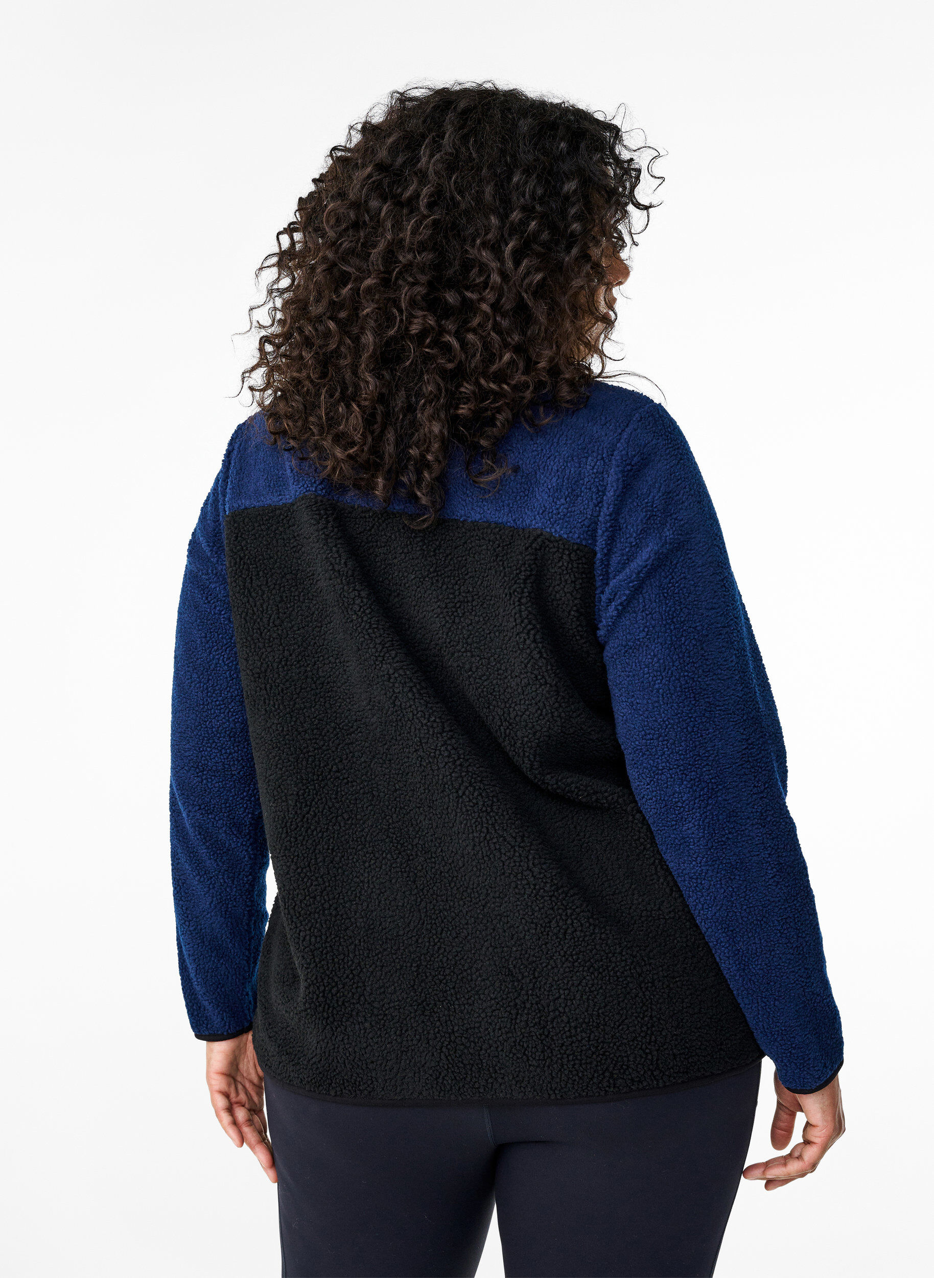 Zizzi Kurtka pluszowa z&nbsp;kolorowymi wstawkami, Night Sky comb., Model image number 1