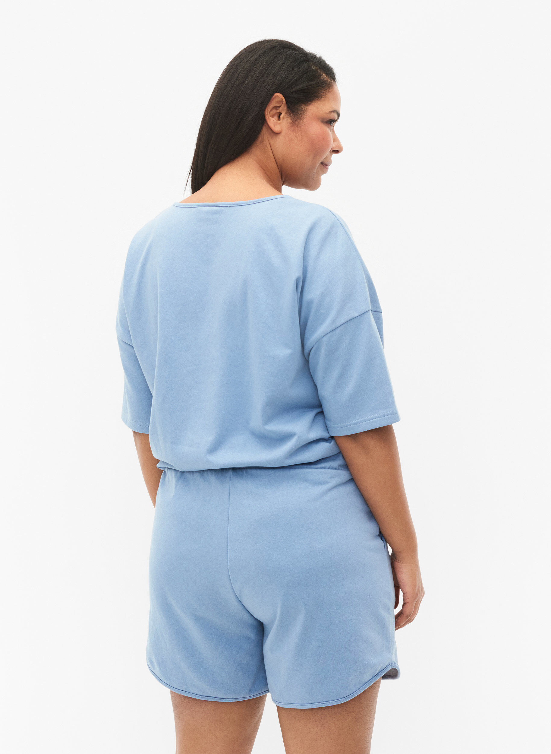 Zizzi Proste szorty treningowe z kieszeniami, Faded Denim, Model image number 1