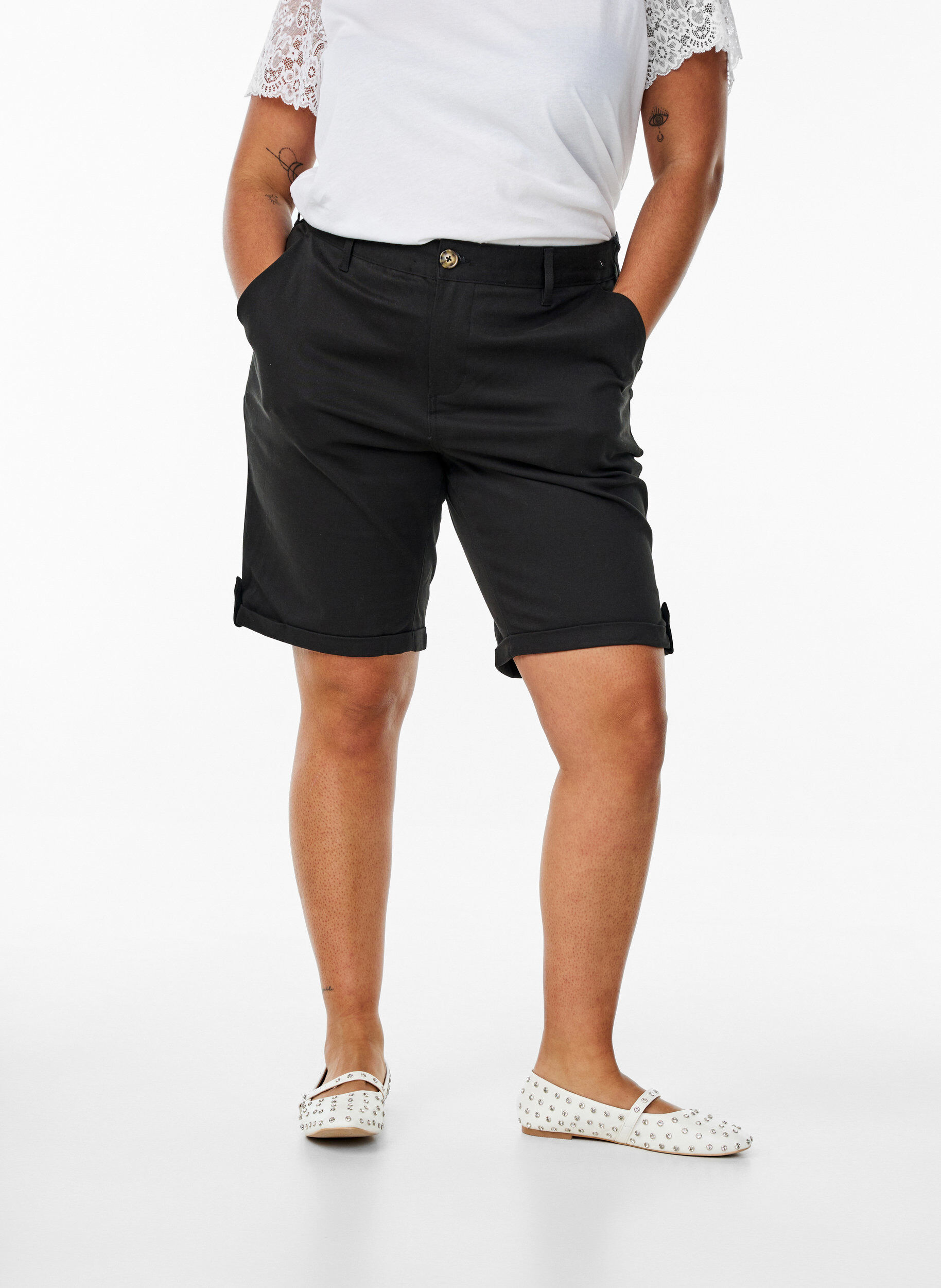 Zizzi Szorty chino z kieszeniami, Czarne, Model image number 3