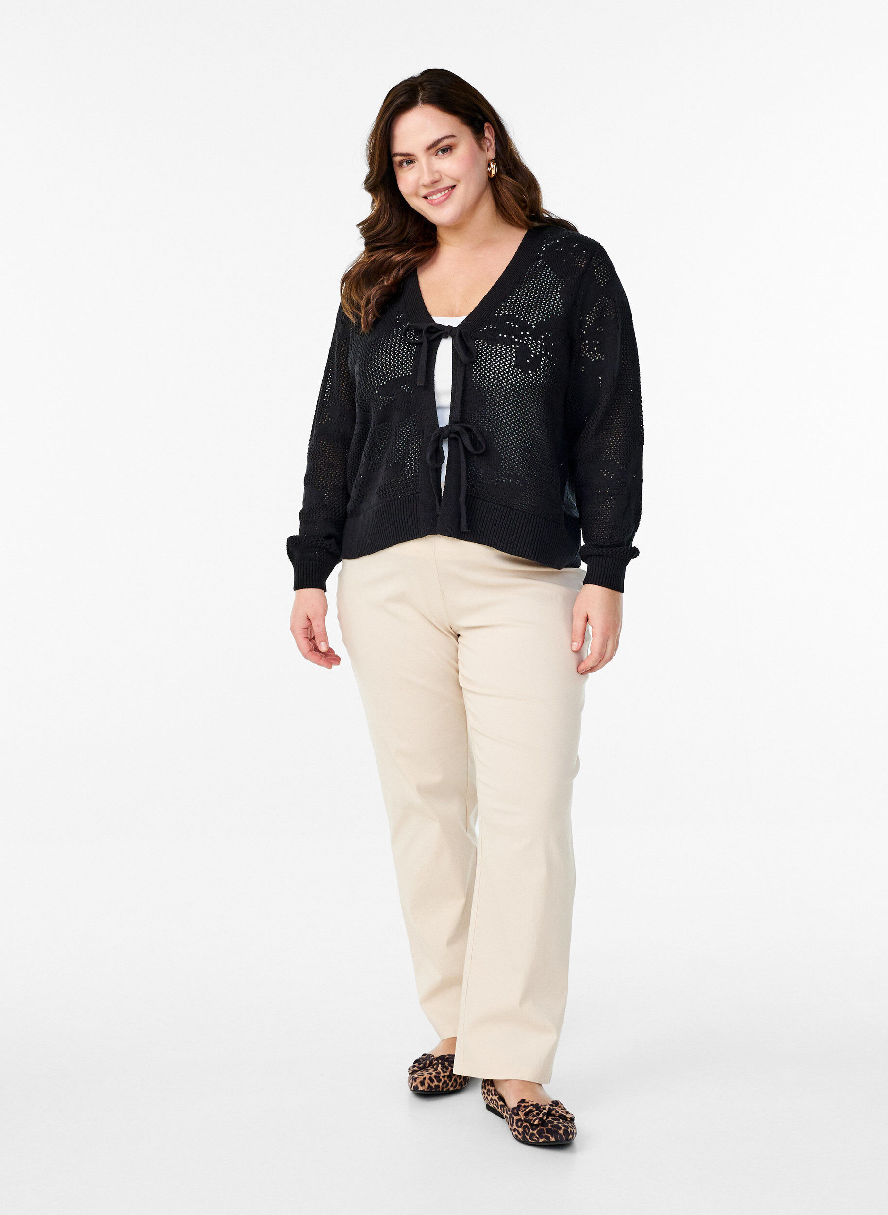 Zizzi Dzianinowy kardigan z azurowym wzorem i sznurkami do wiazania, Black, Model image number 2