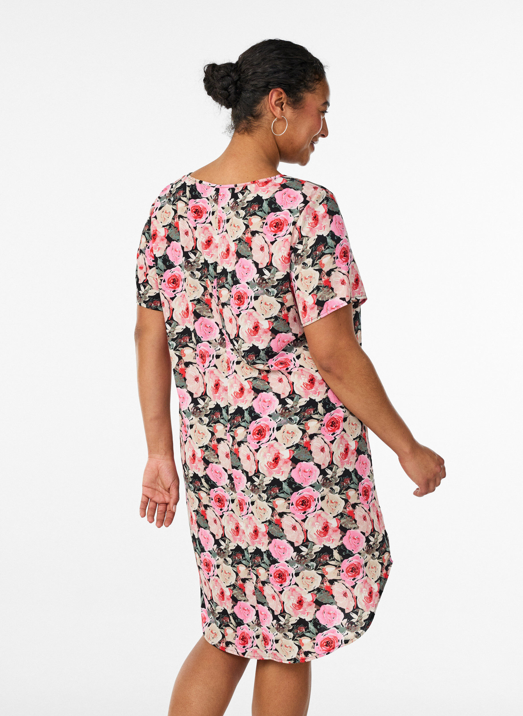 ZizziSukienka-koszulka w stylu broderie anglaise z pasem do wiazania, Czarne, Model image number 2